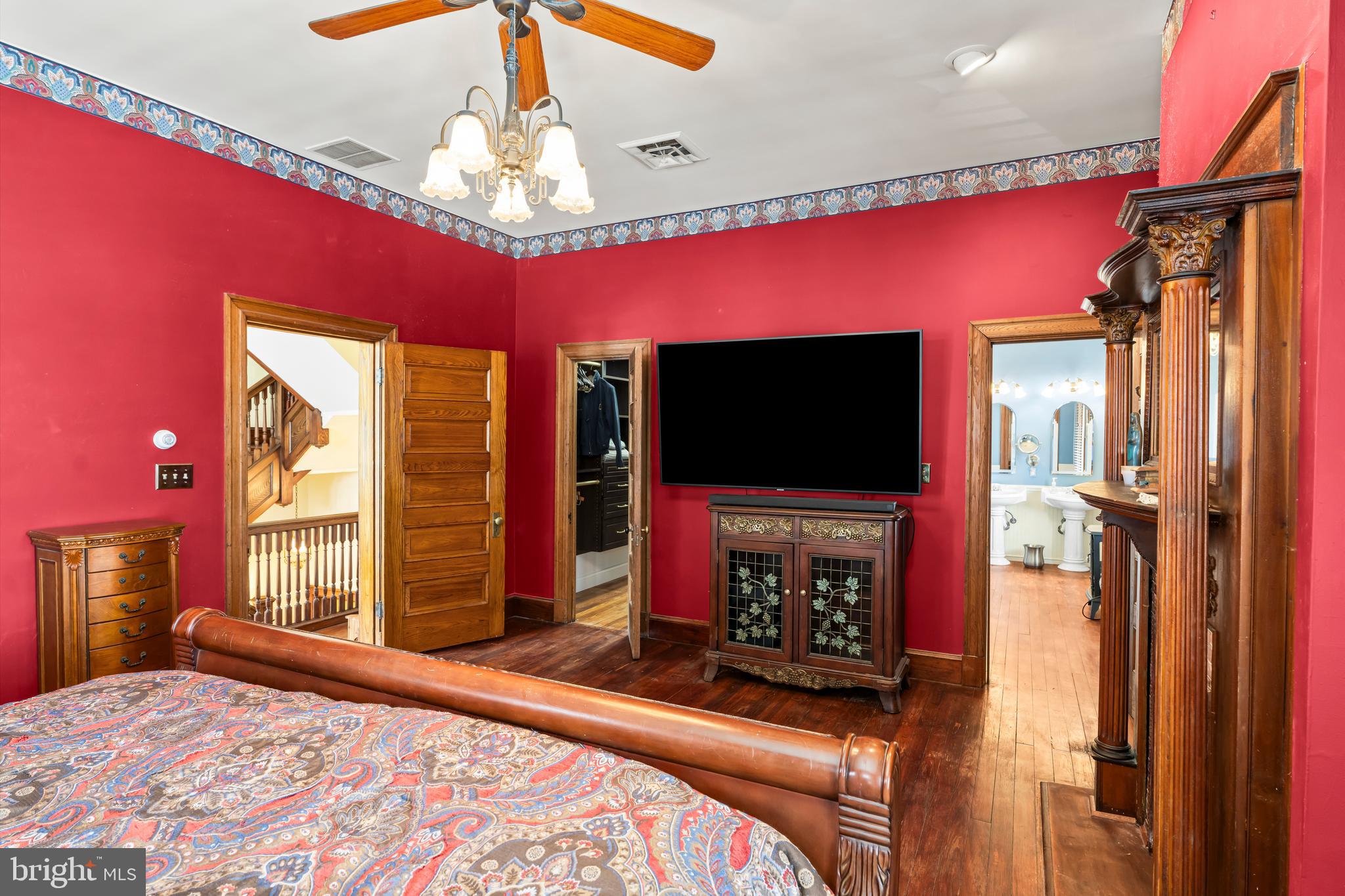 BAUERNSCHMIDT MANOR - Residential