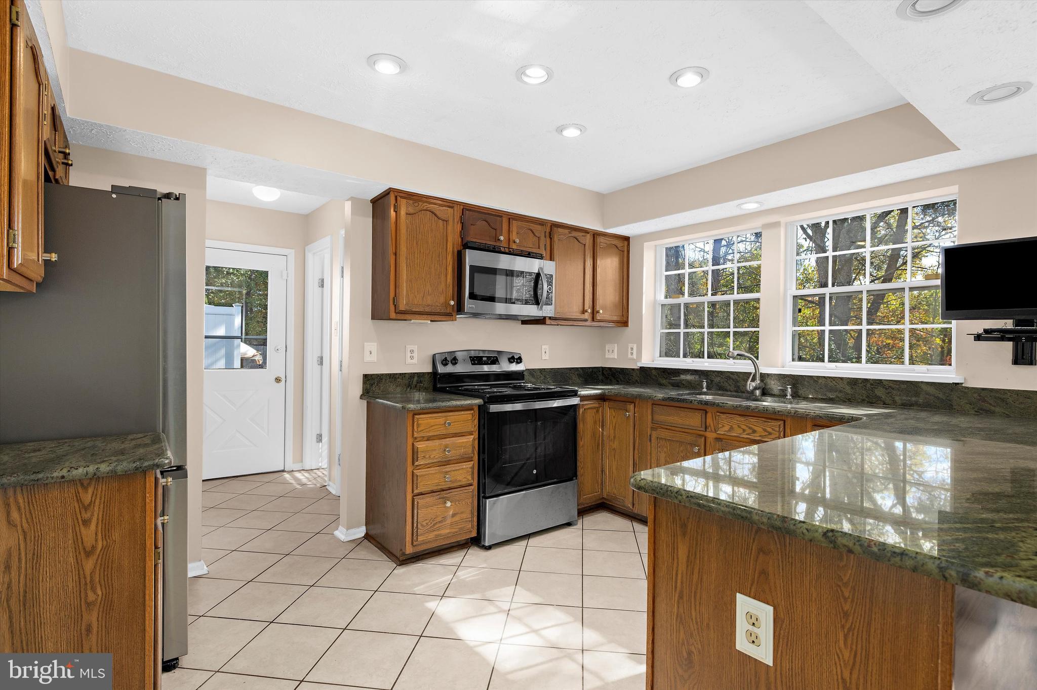 THE PROVINCES - Residential