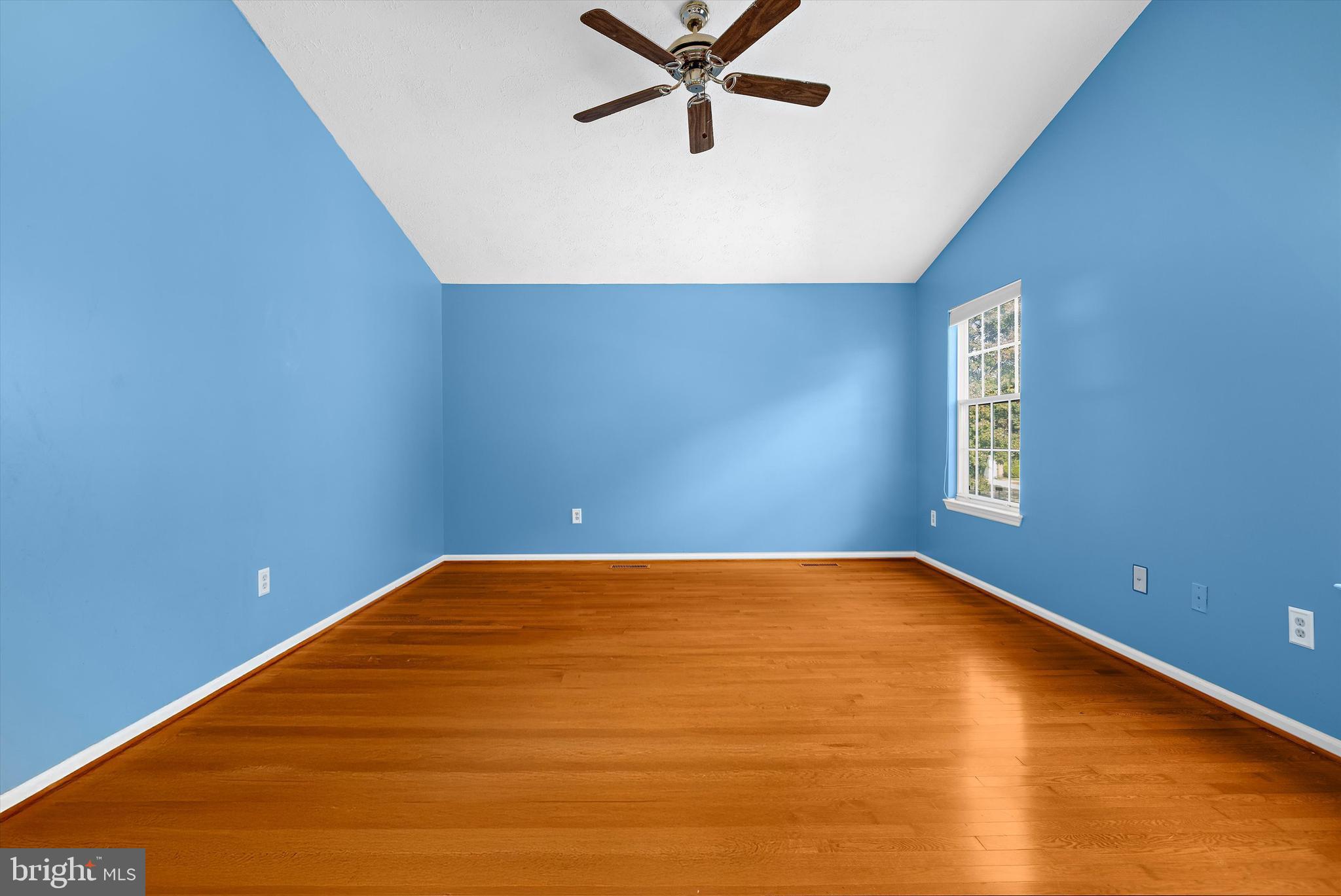 THE PROVINCES - Residential