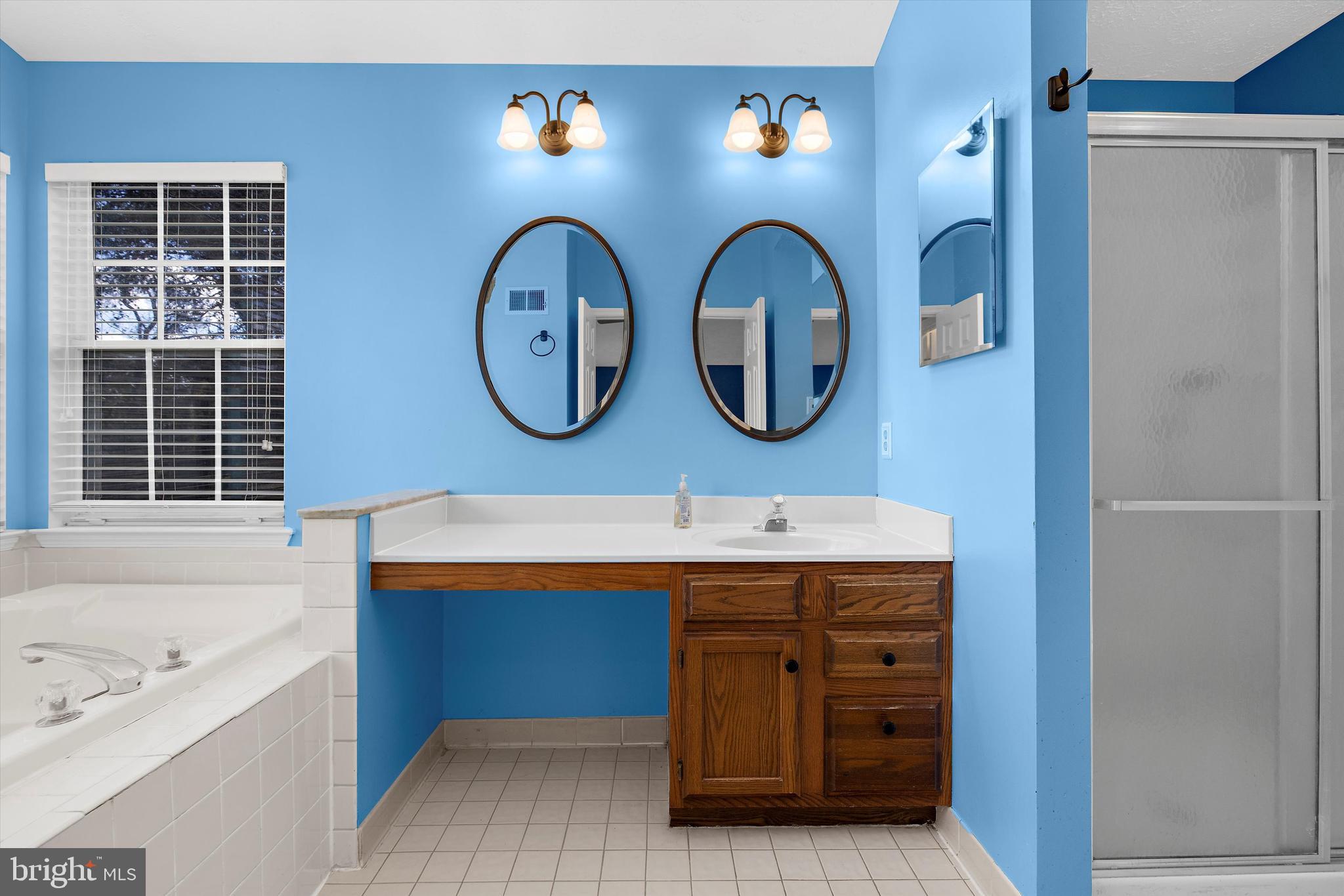 THE PROVINCES - Residential