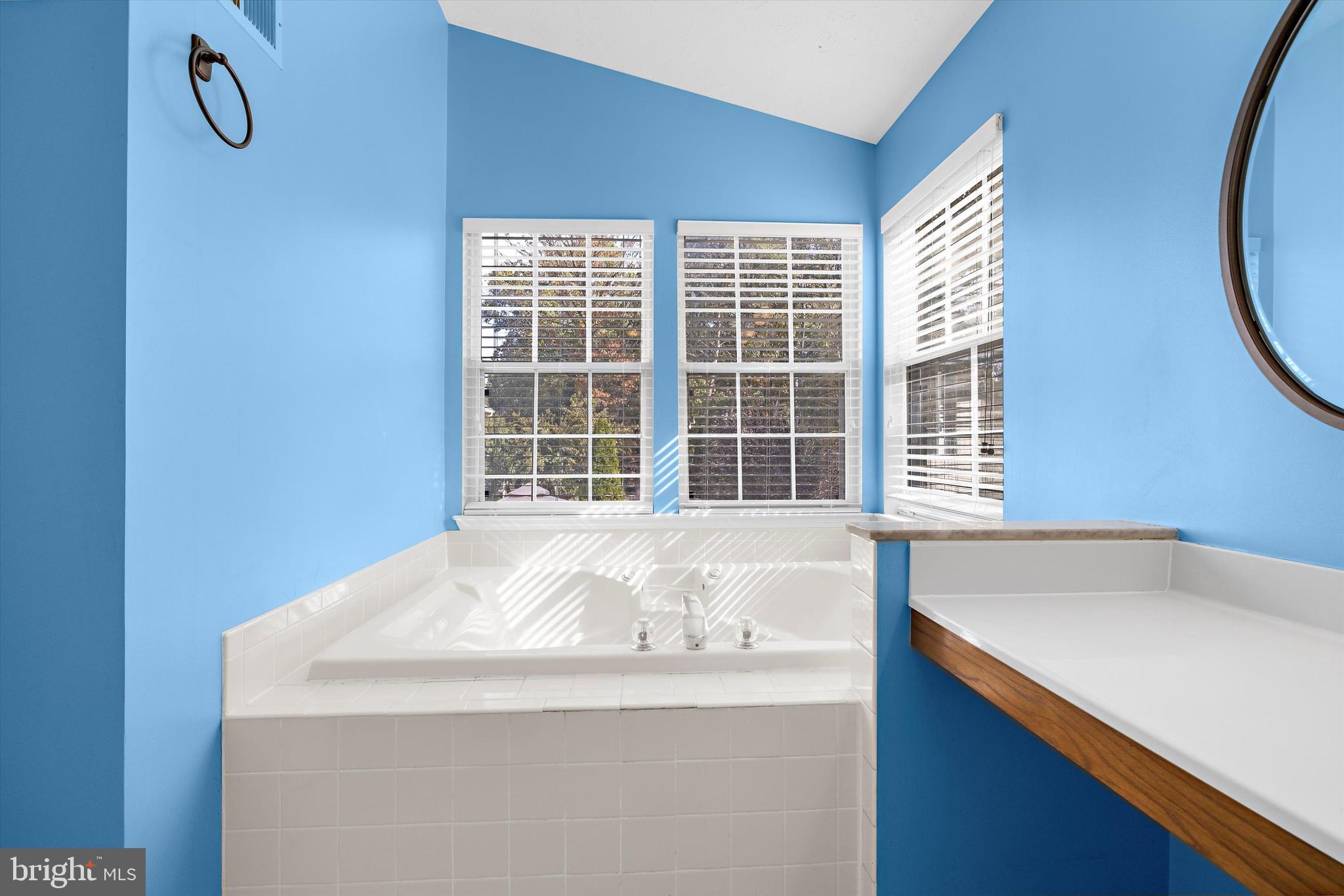 THE PROVINCES - Residential