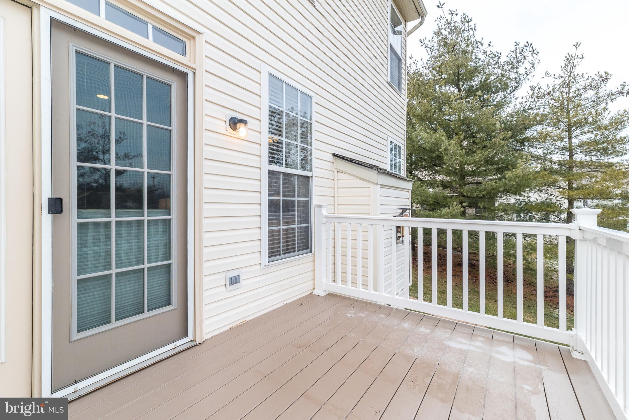 COUNTRY CLUB KNOLL - Residential