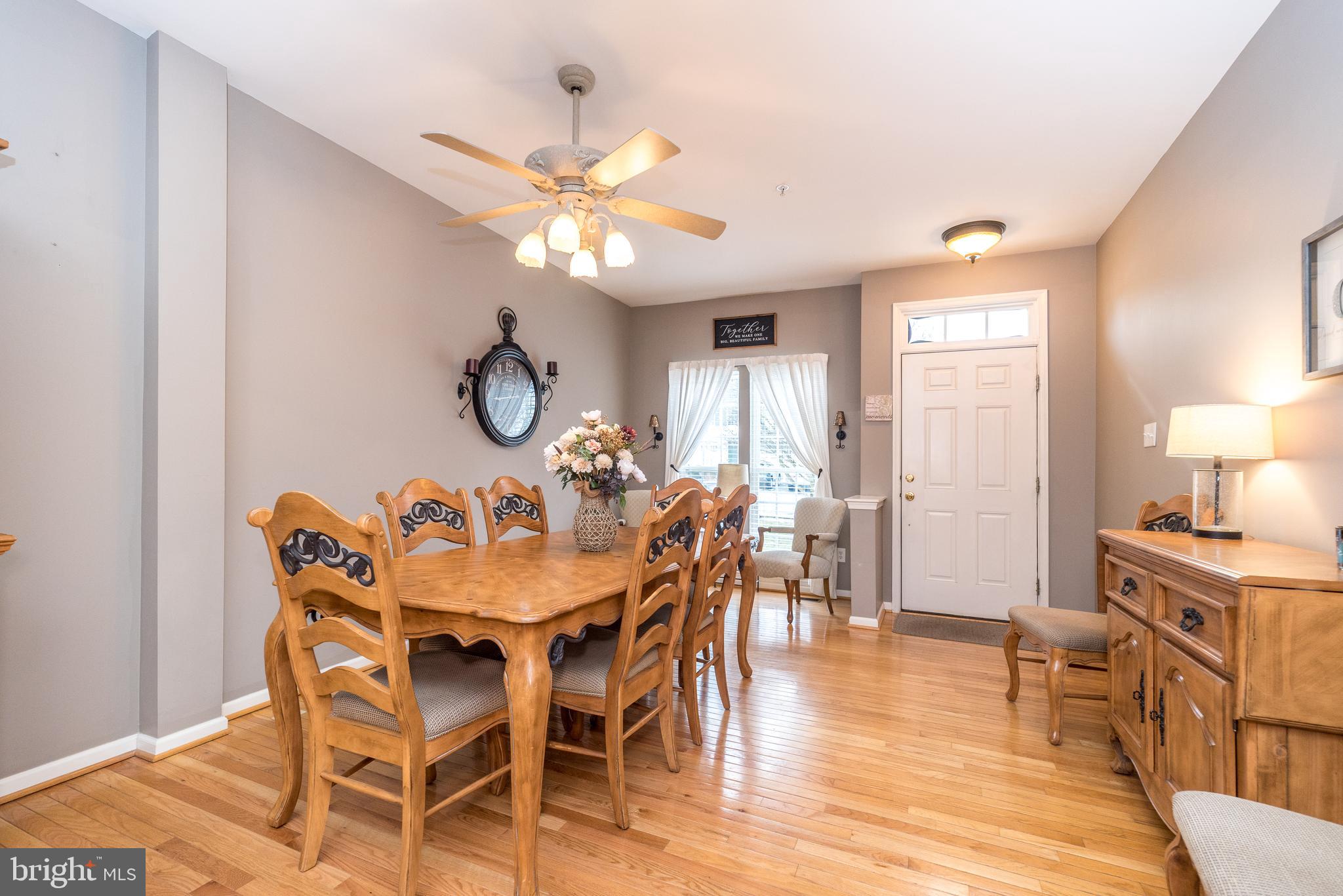 COUNTRY CLUB KNOLL - Residential