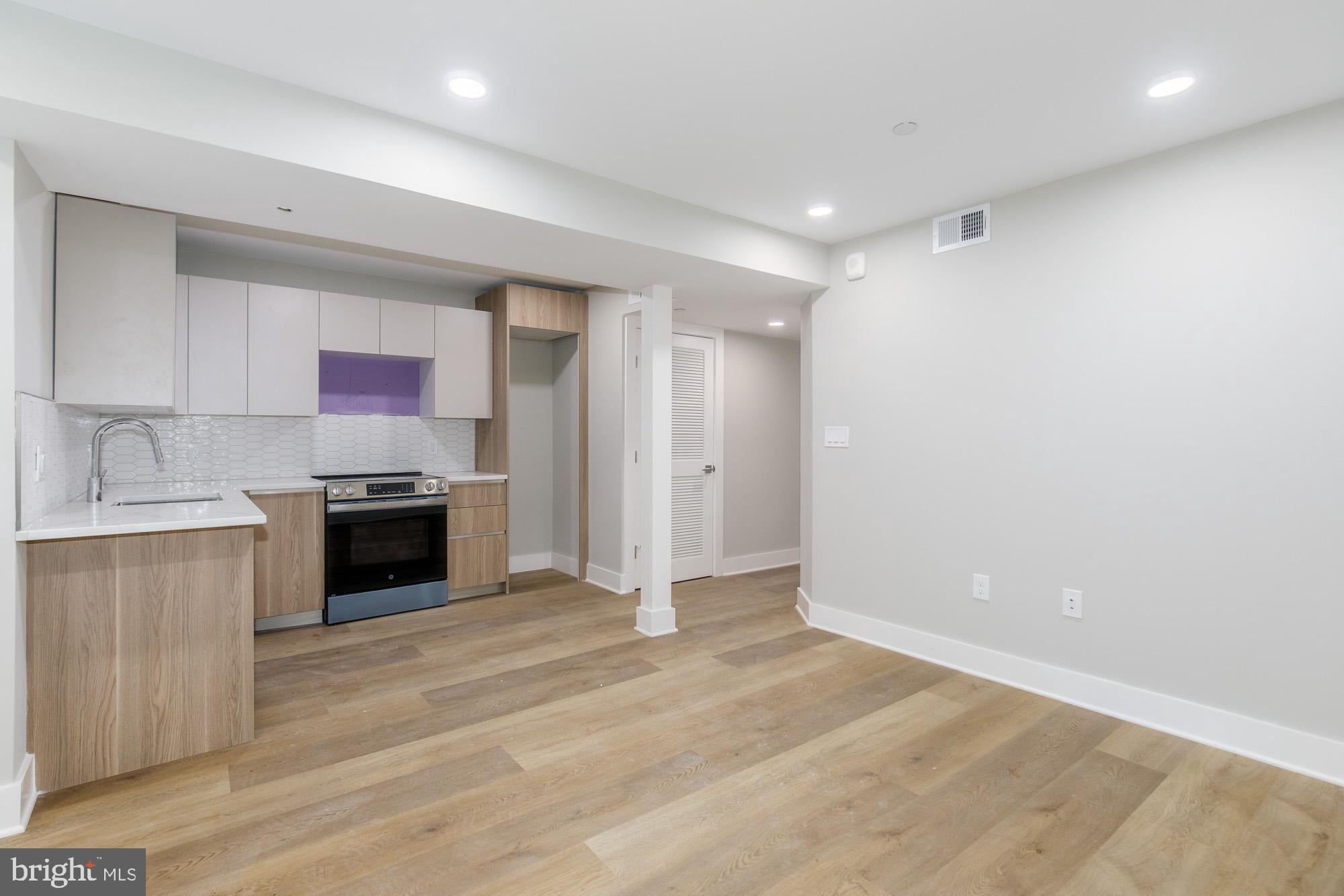 933 N STREET NW B01