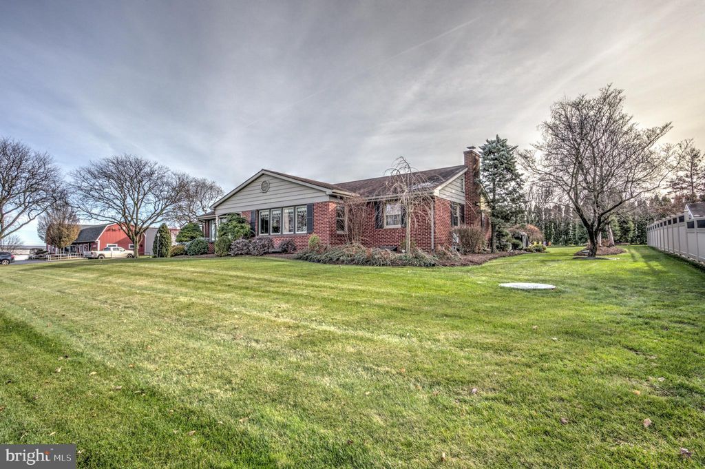 Photo of 950 MAIN ST, NEW HOLLAND, PA 17557 (MLS # PALA2028966)