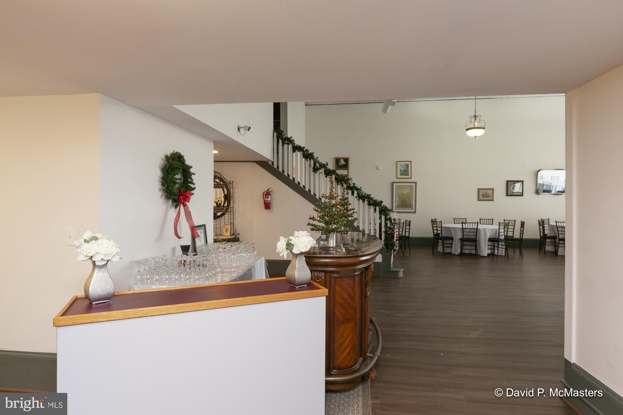 MARTINSBURG CITY - Commercial Sale