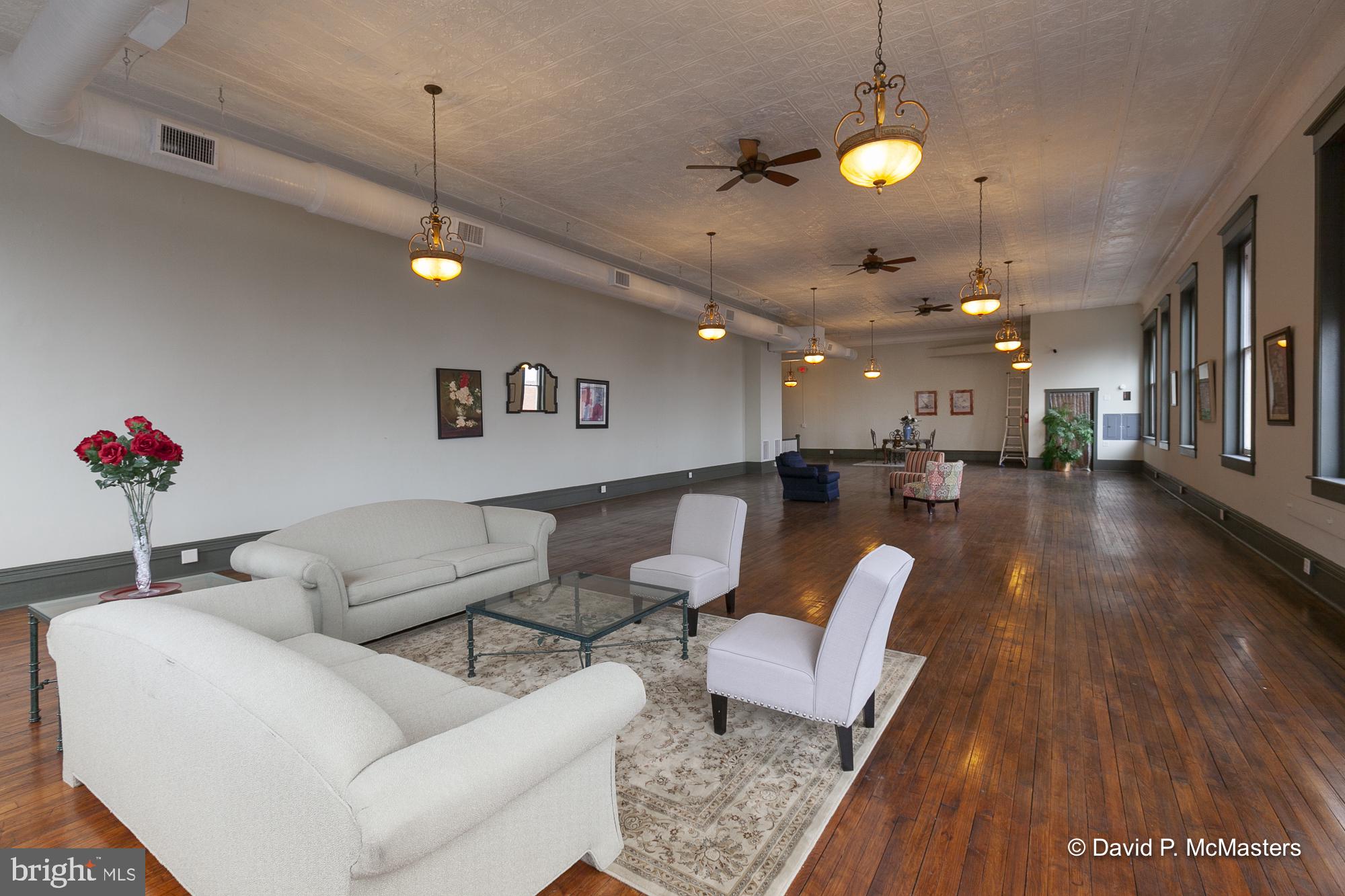 MARTINSBURG CITY - Commercial Sale