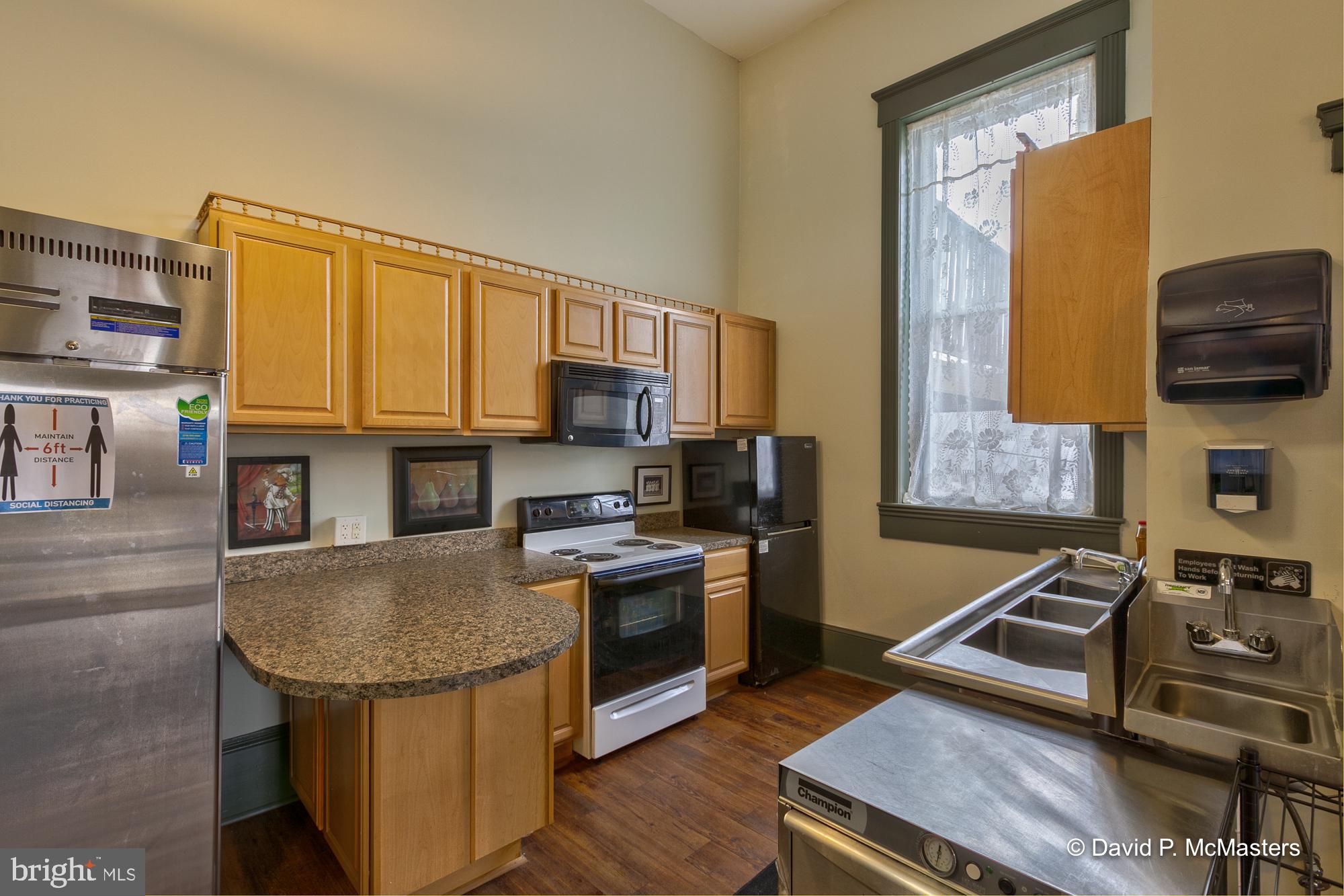 MARTINSBURG CITY - Commercial Sale