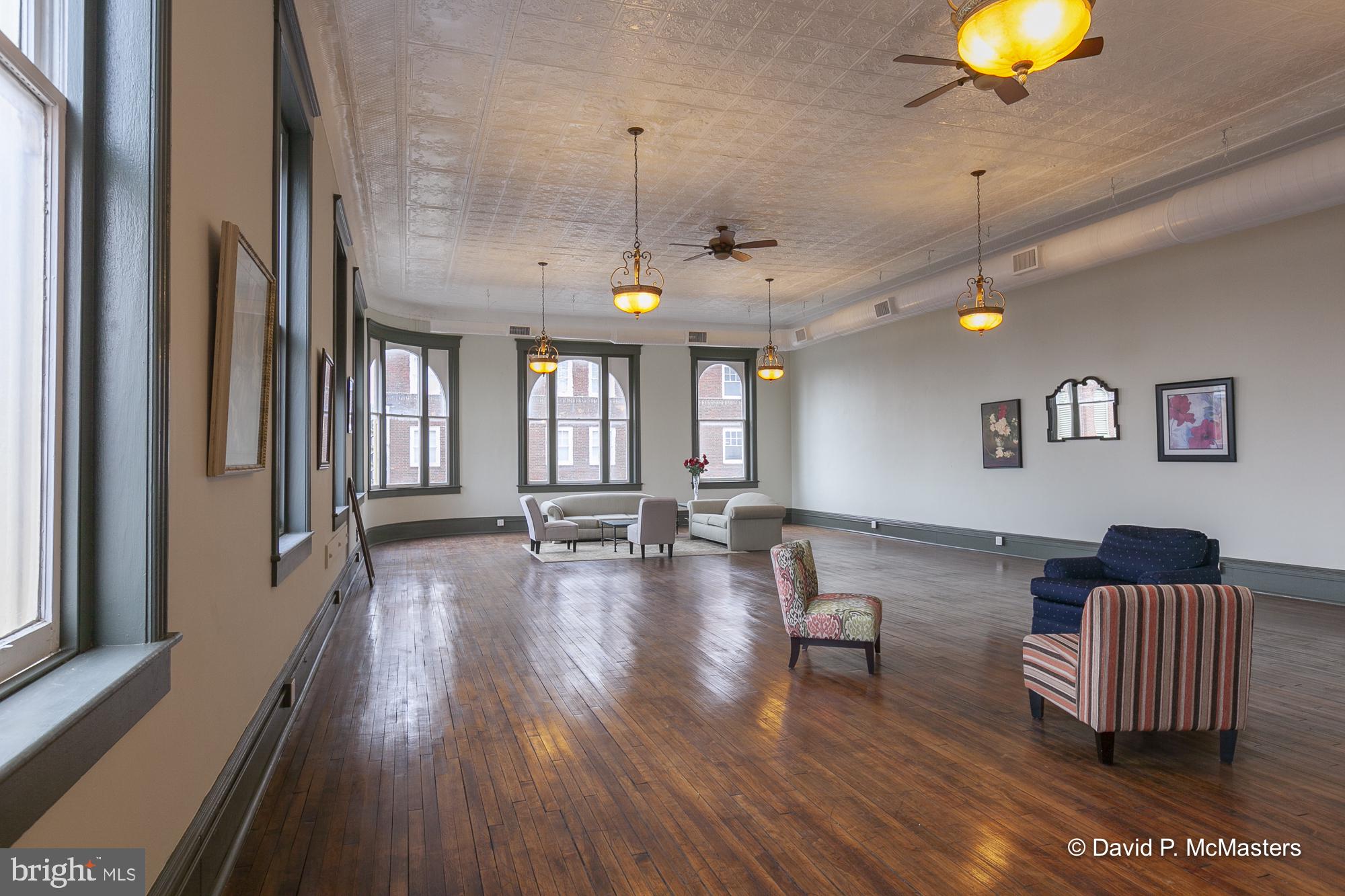 MARTINSBURG CITY - Commercial Sale