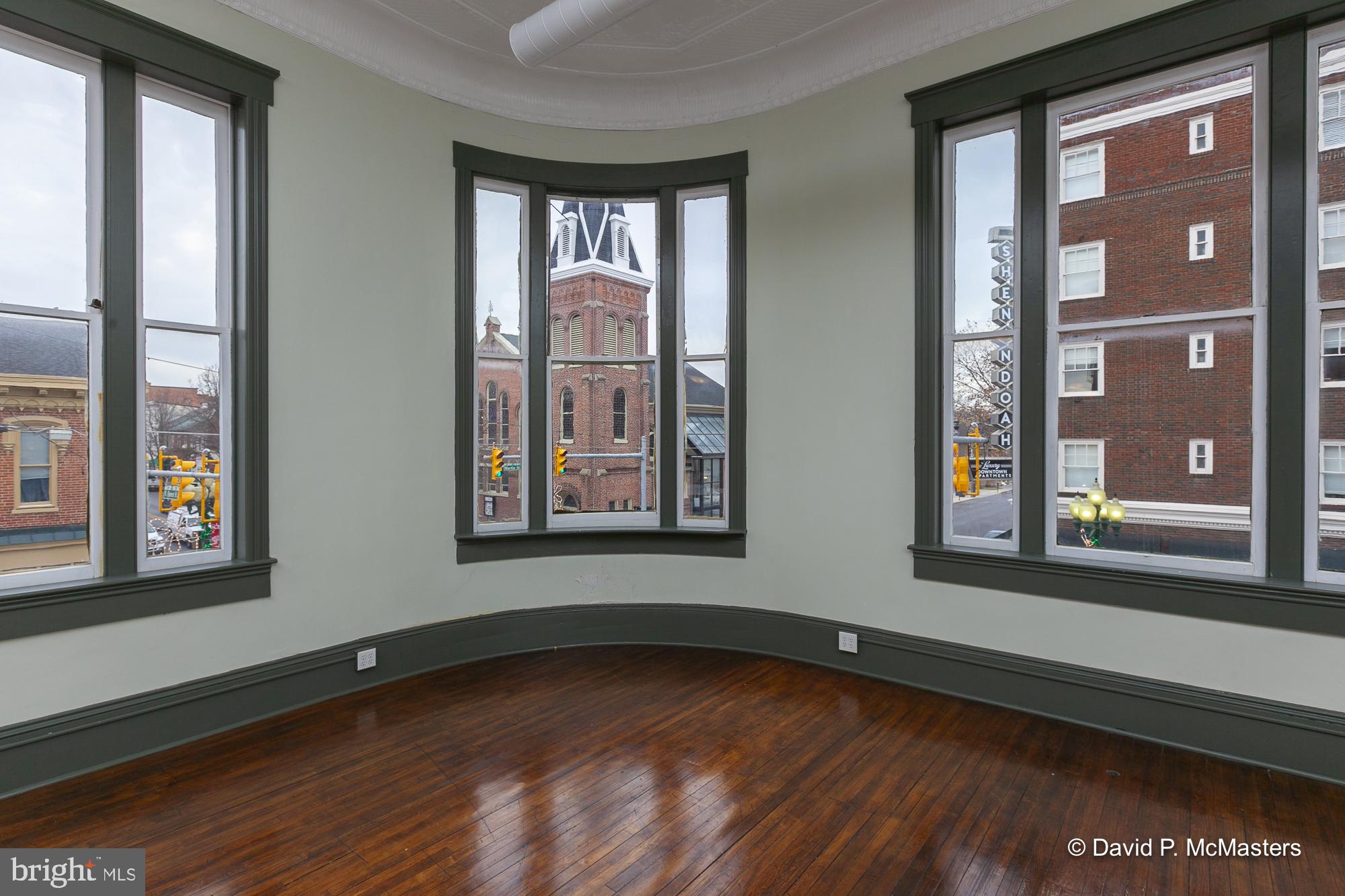 MARTINSBURG CITY - Commercial Sale