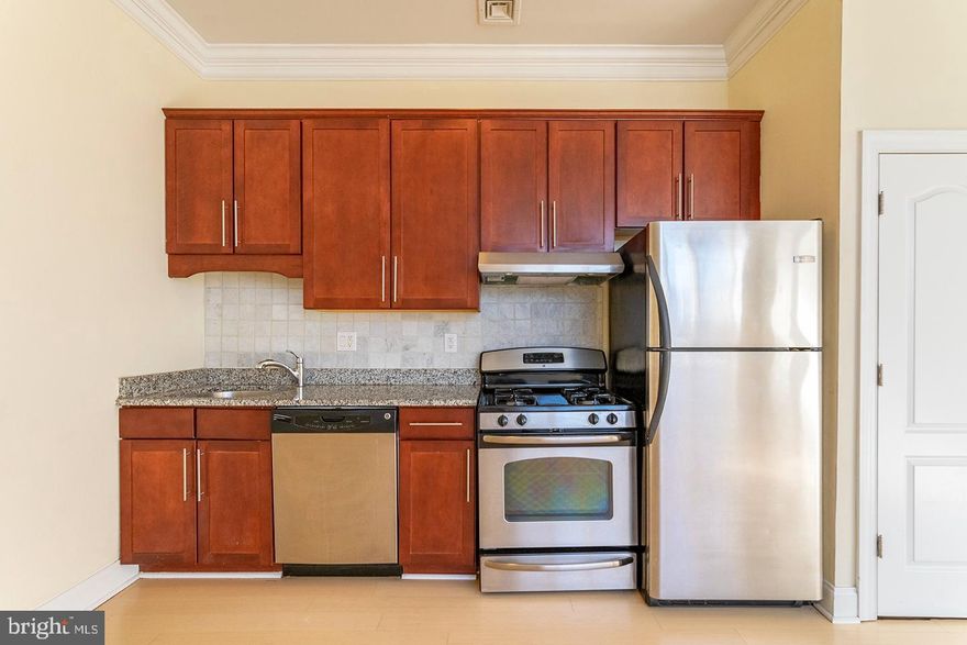 *Available NOW!*

Seize the opportunity to live in the heart of historical South Street! This large 1 bedroom, 2 bathroom apartment features large windows that provide ample natural sunlight, hardwood floors, granite countertops, updated appliances, washer/dryer in unit and central air.

Lease Terms: Generally, 1st month, and 1 month security deposit due at, or prior to, lease signing. Other terms may be required by Landlord such as last month’s rent upfront. $65 application fee per applicant. electricity, gas (if applicable), cable/internet and $10/mo technology fee. Water is a flat monthly fee of $60. $25 service fee plus cost of the air filter will be charged quarterly for routine air filter replacement. Landlord Requirements: Applicants to make 3x the monthly rent in verifiable gross income, credit history to be considered, no evictions within the past 5 years, and must have a verifiable rental history with on-time rental payments. Exceptions to this criteria may exist under the law and will be considered. Cosigners will be considered.

*Price reflects the net effective rent after a 2-week credit is applied at $1,570/mo.
*Sorry, no pets