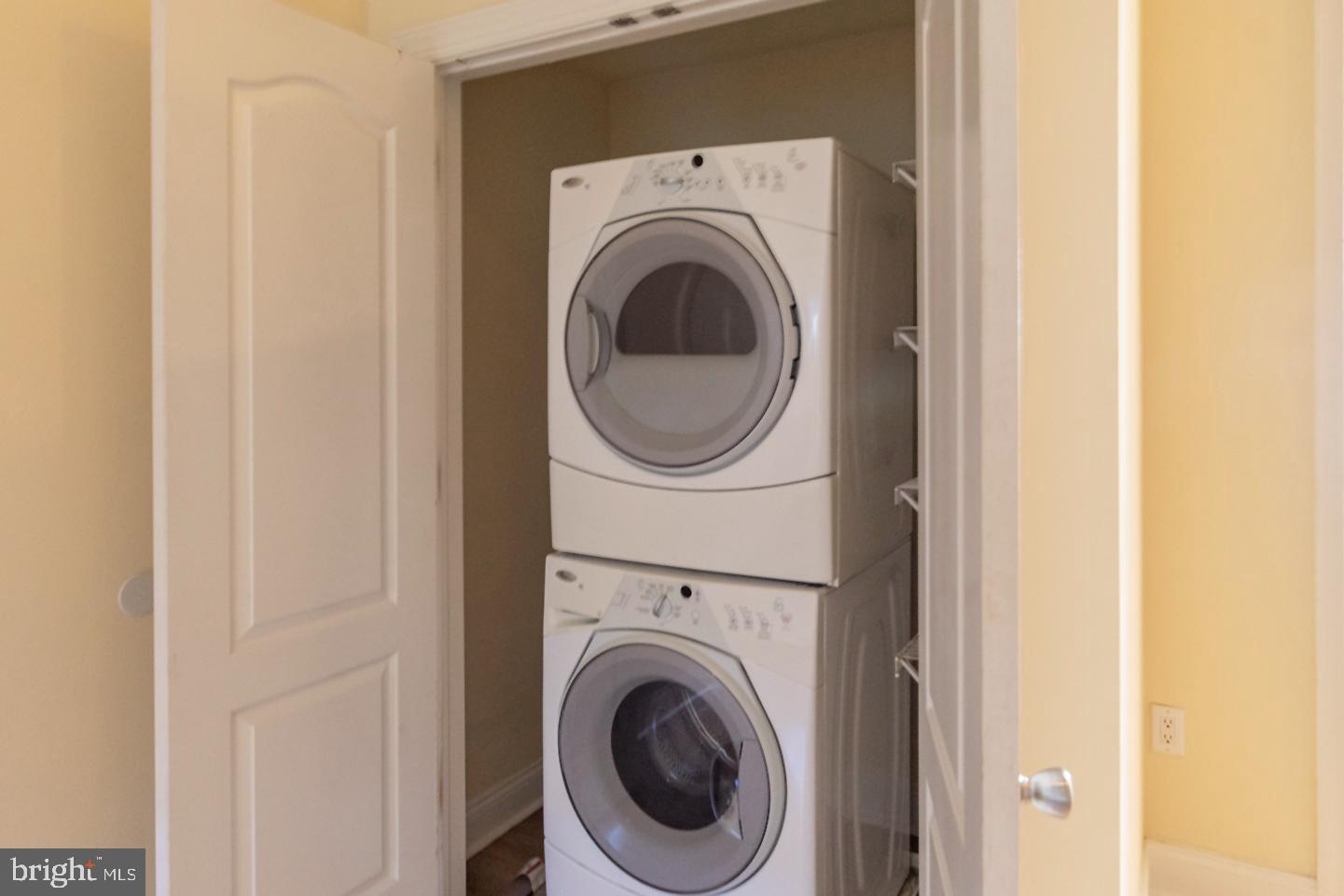 QUEEN VILLAGE - Residential Lease