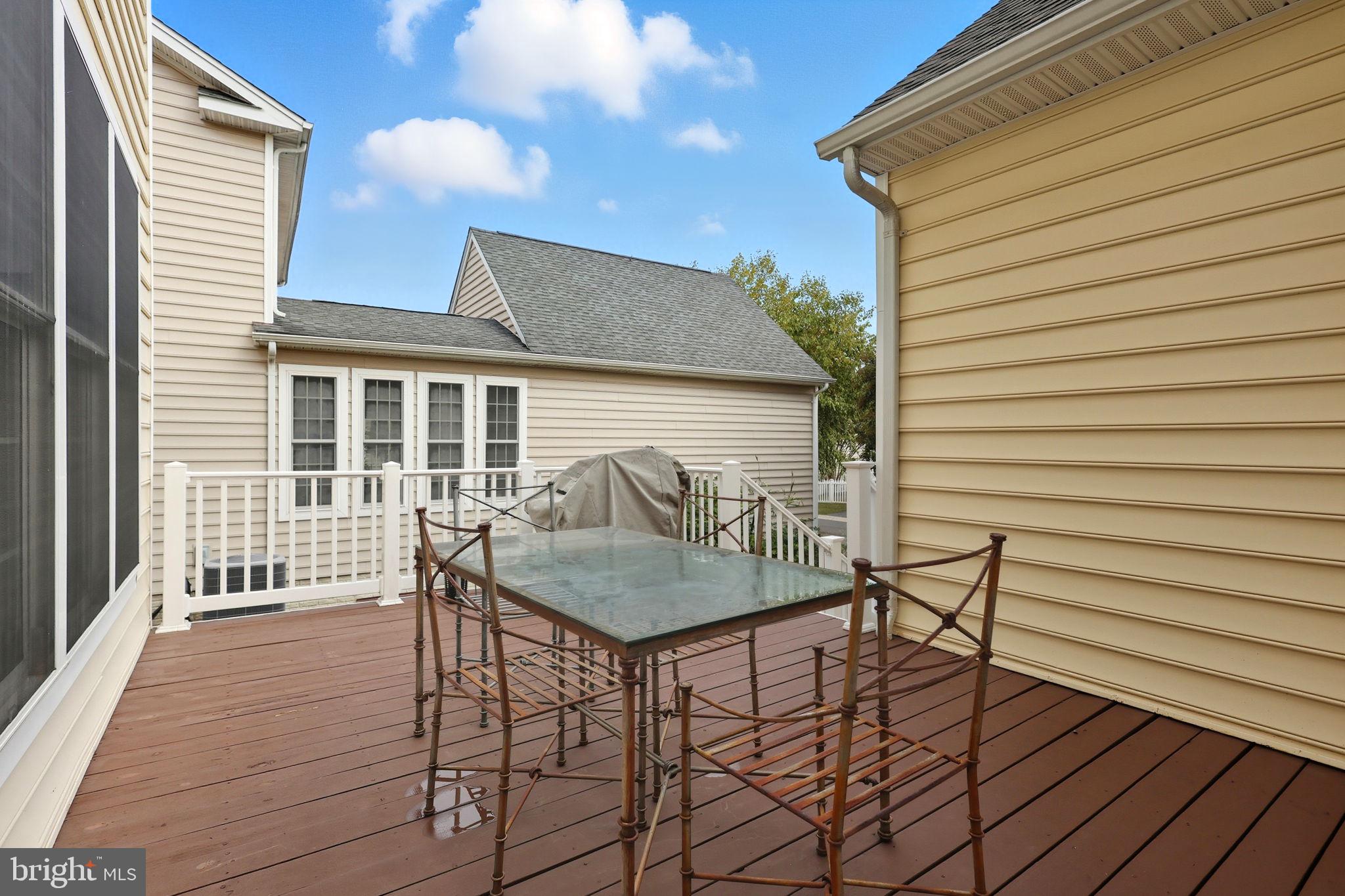 SOUTH RIDING - Residential