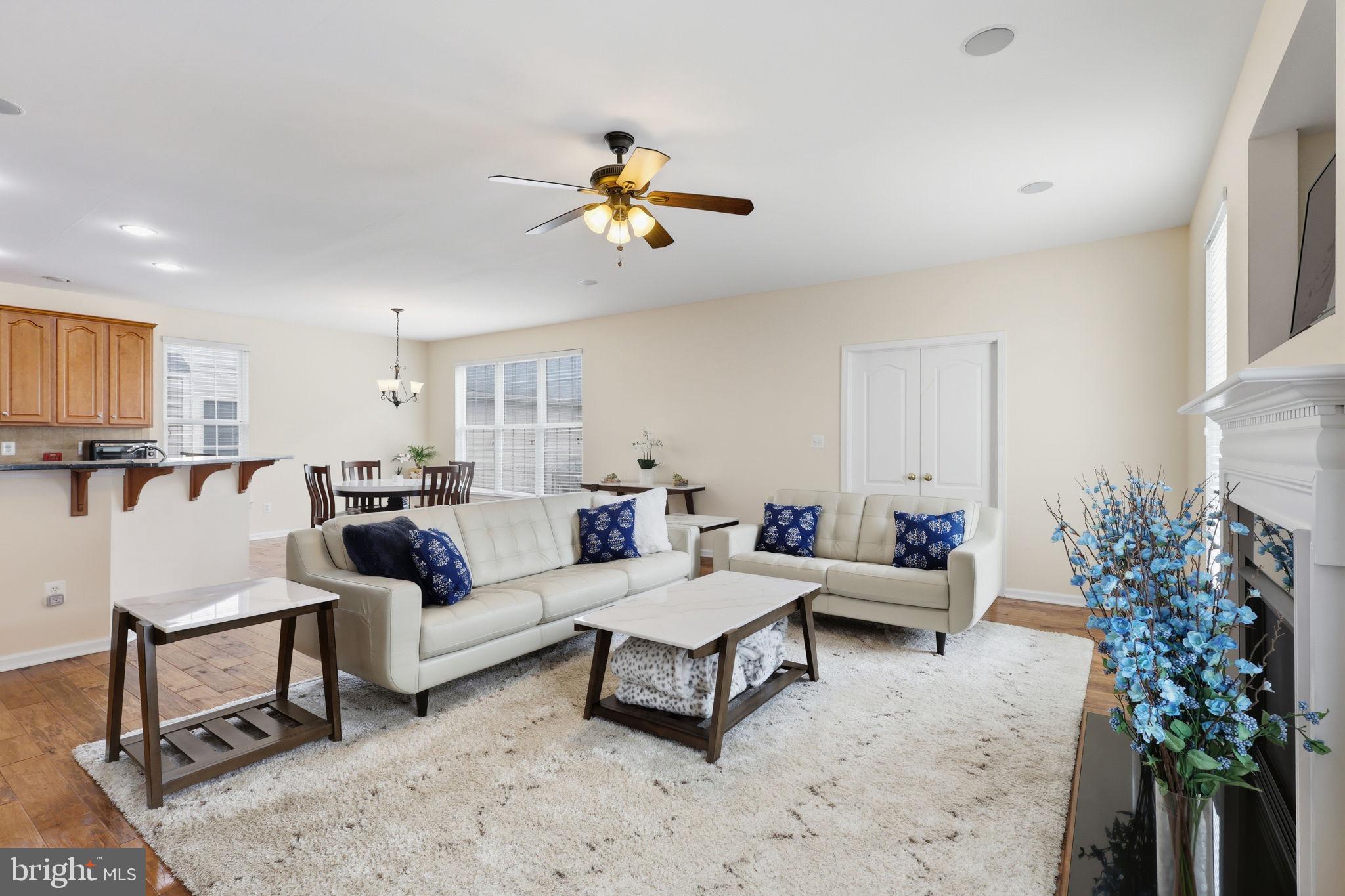 SOUTH RIDING - Residential