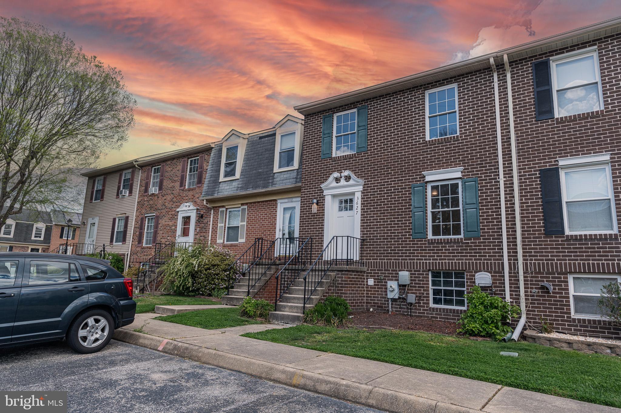 WOODSDALE MANOR - Residential