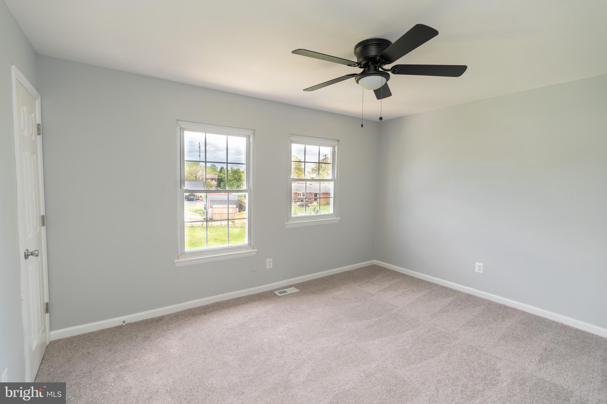 WOODSDALE MANOR - Residential