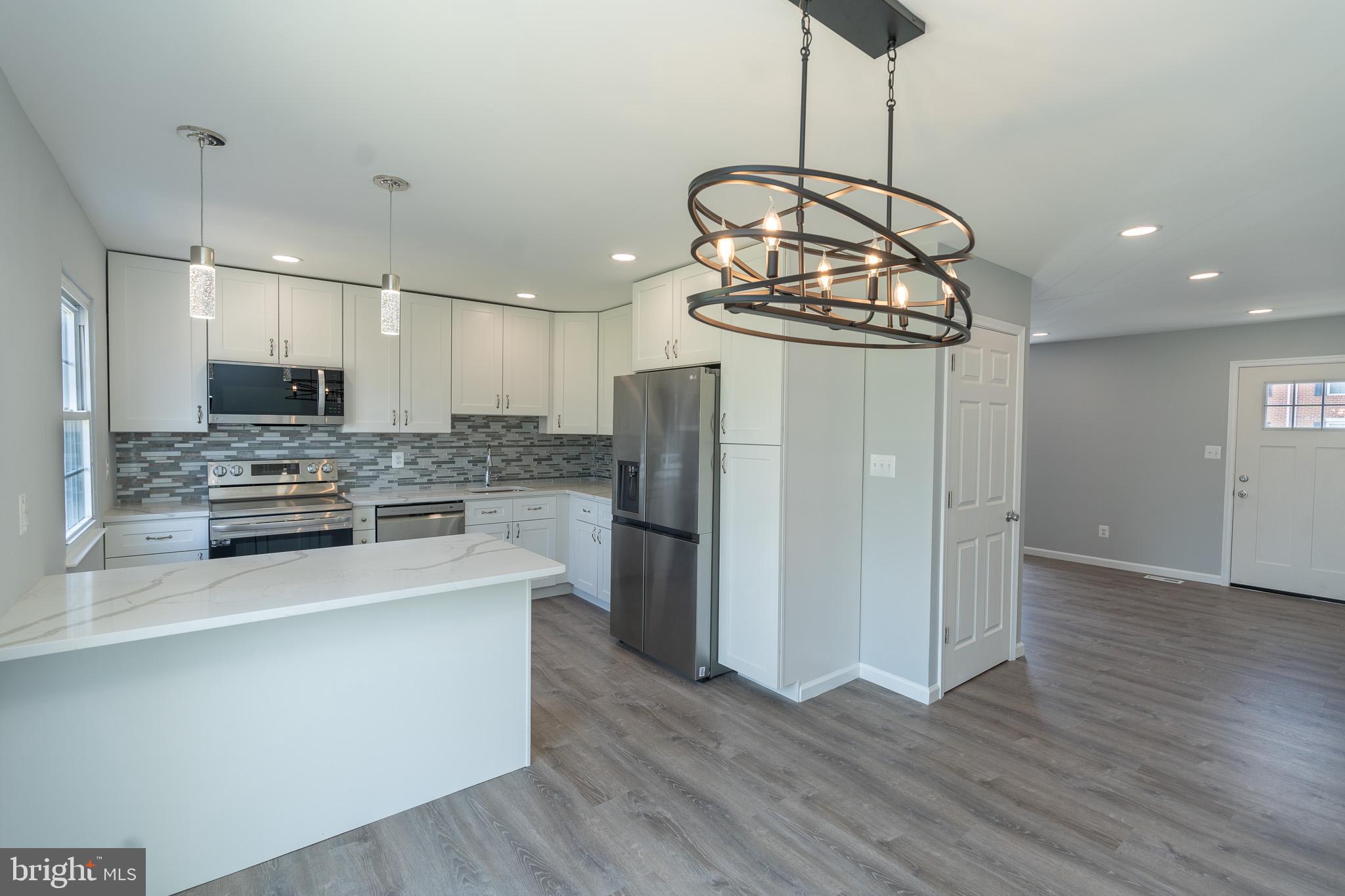 WOODSDALE MANOR - Residential