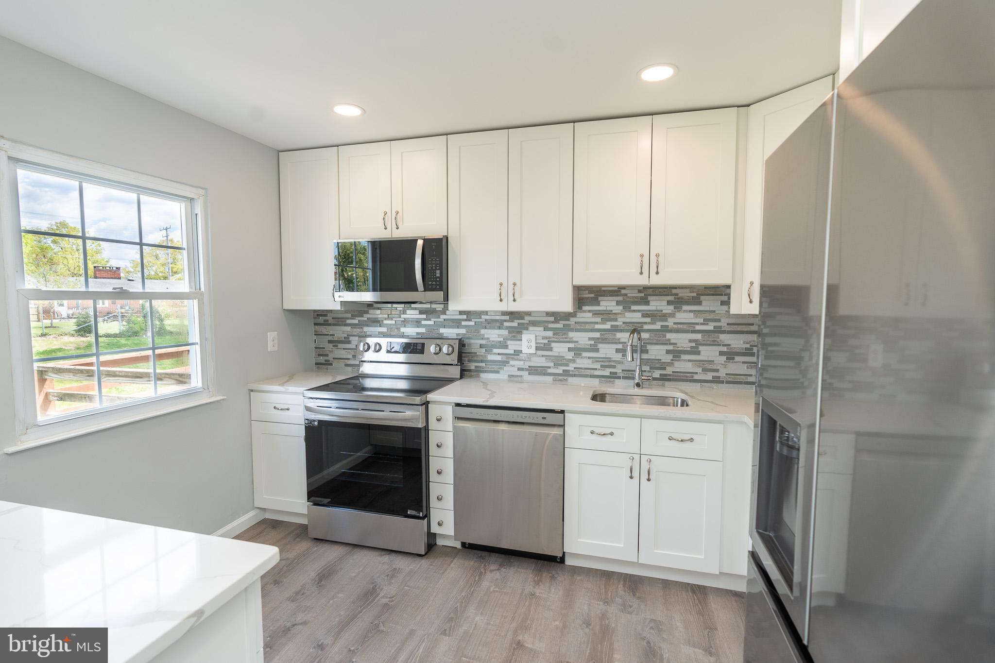 WOODSDALE MANOR - Residential