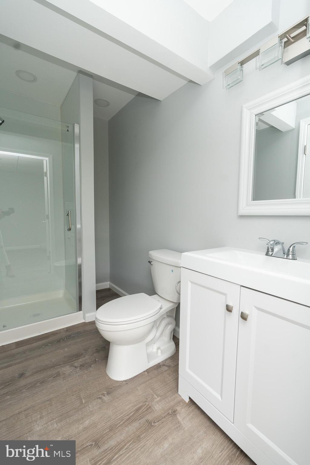 WOODSDALE MANOR - Residential