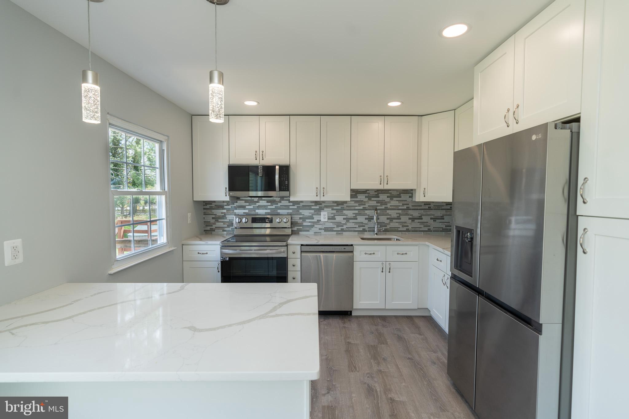 WOODSDALE MANOR - Residential