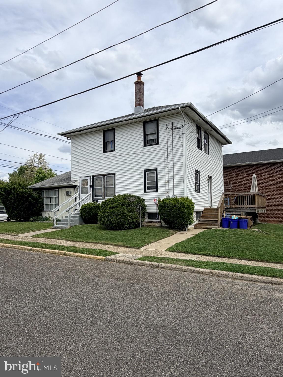 414 W KINGS HIGHWAY