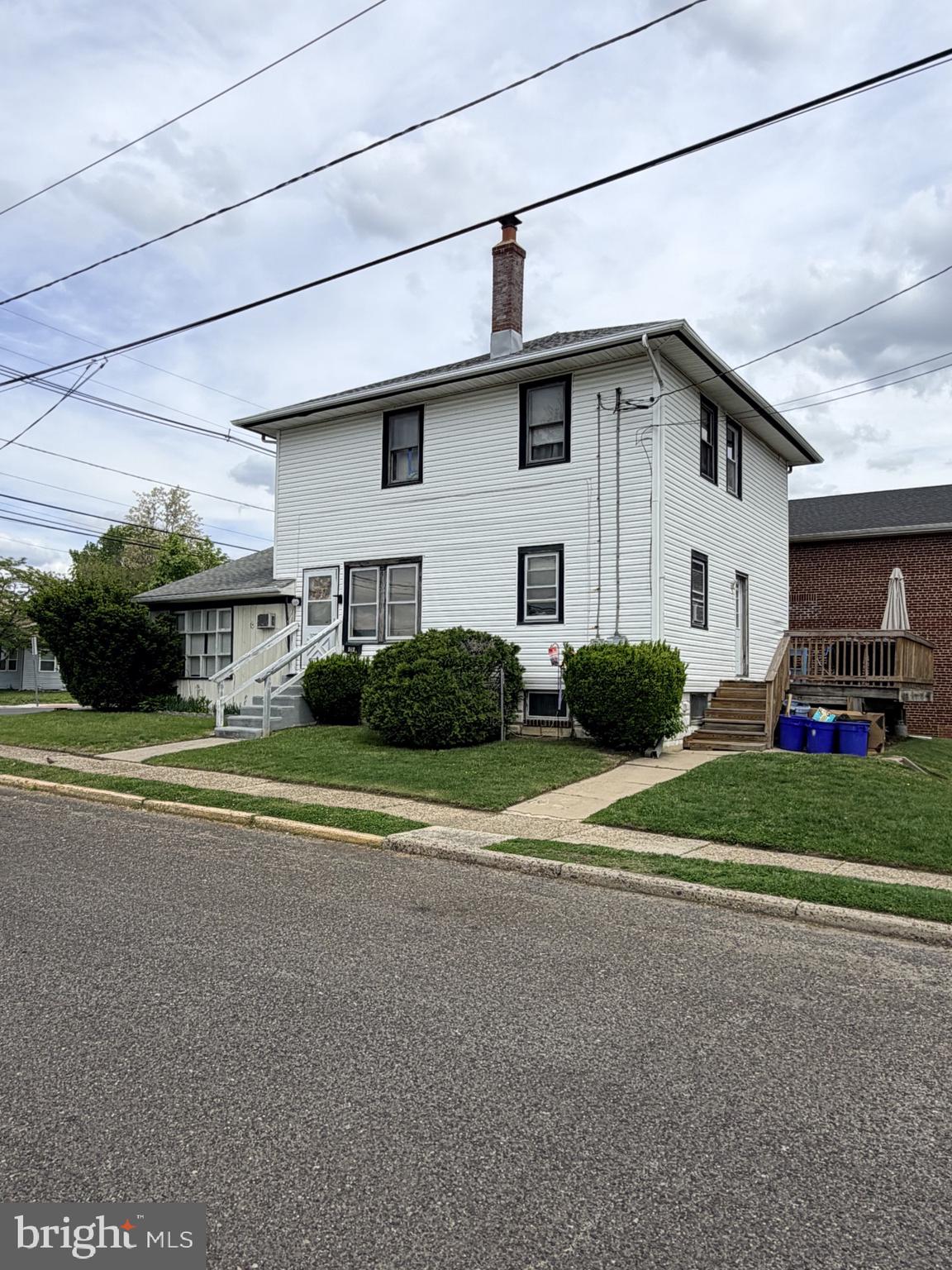 414 W KINGS HIGHWAY