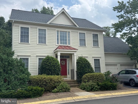 Homes For Rent - 5372 Chieftain Circle<br/> ALEXANDRIA, VA 22312
