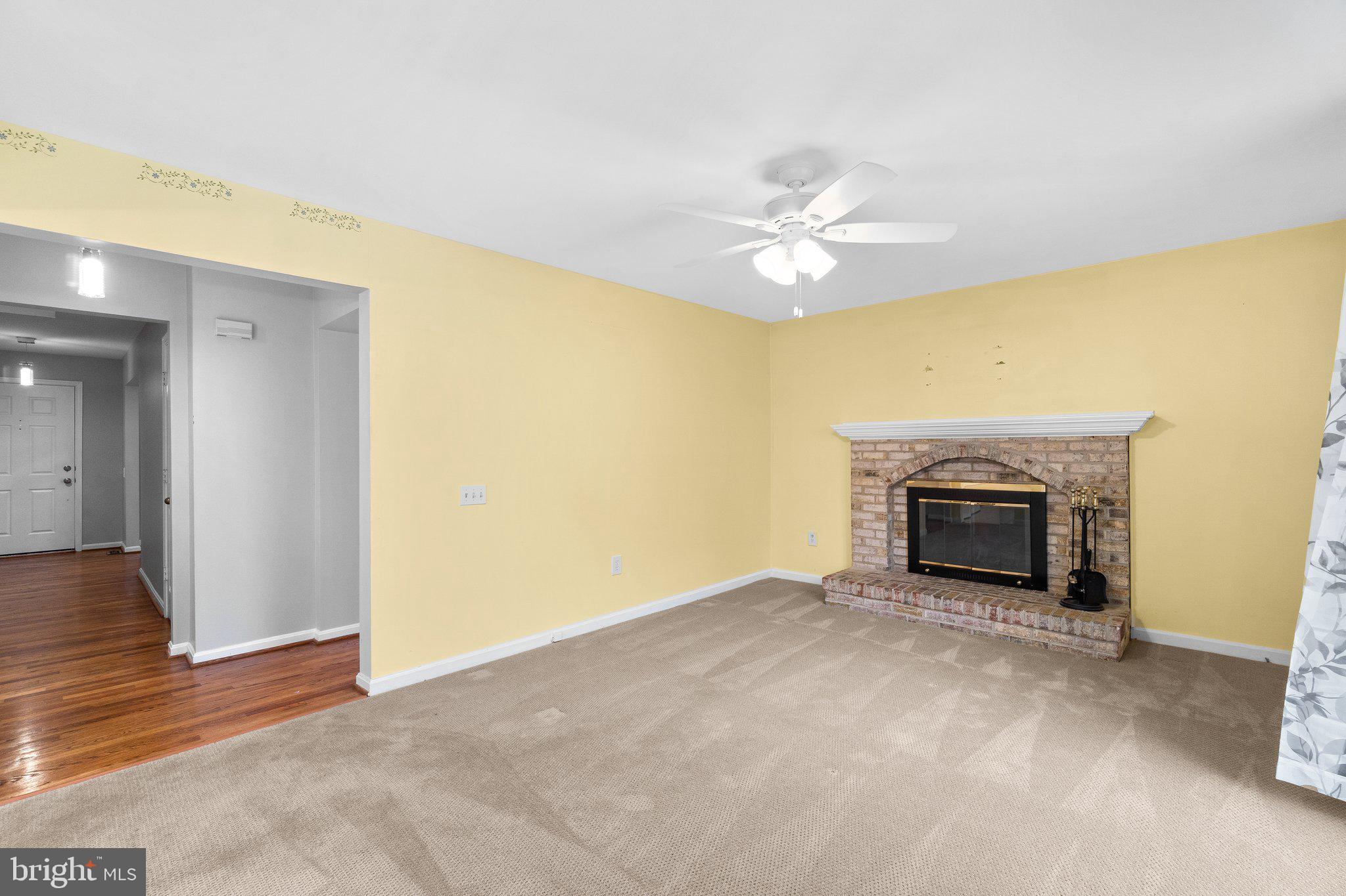 LYONS MANOR - Residential