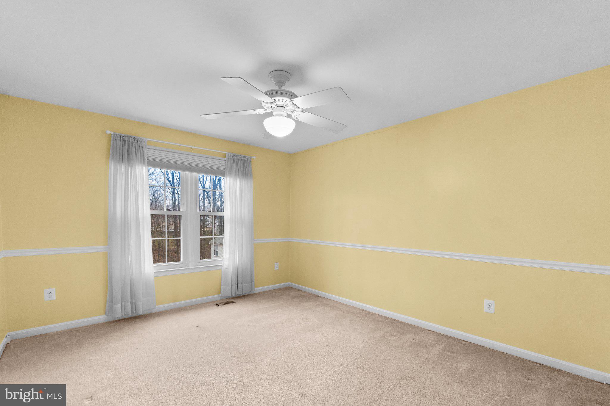 LYONS MANOR - Residential