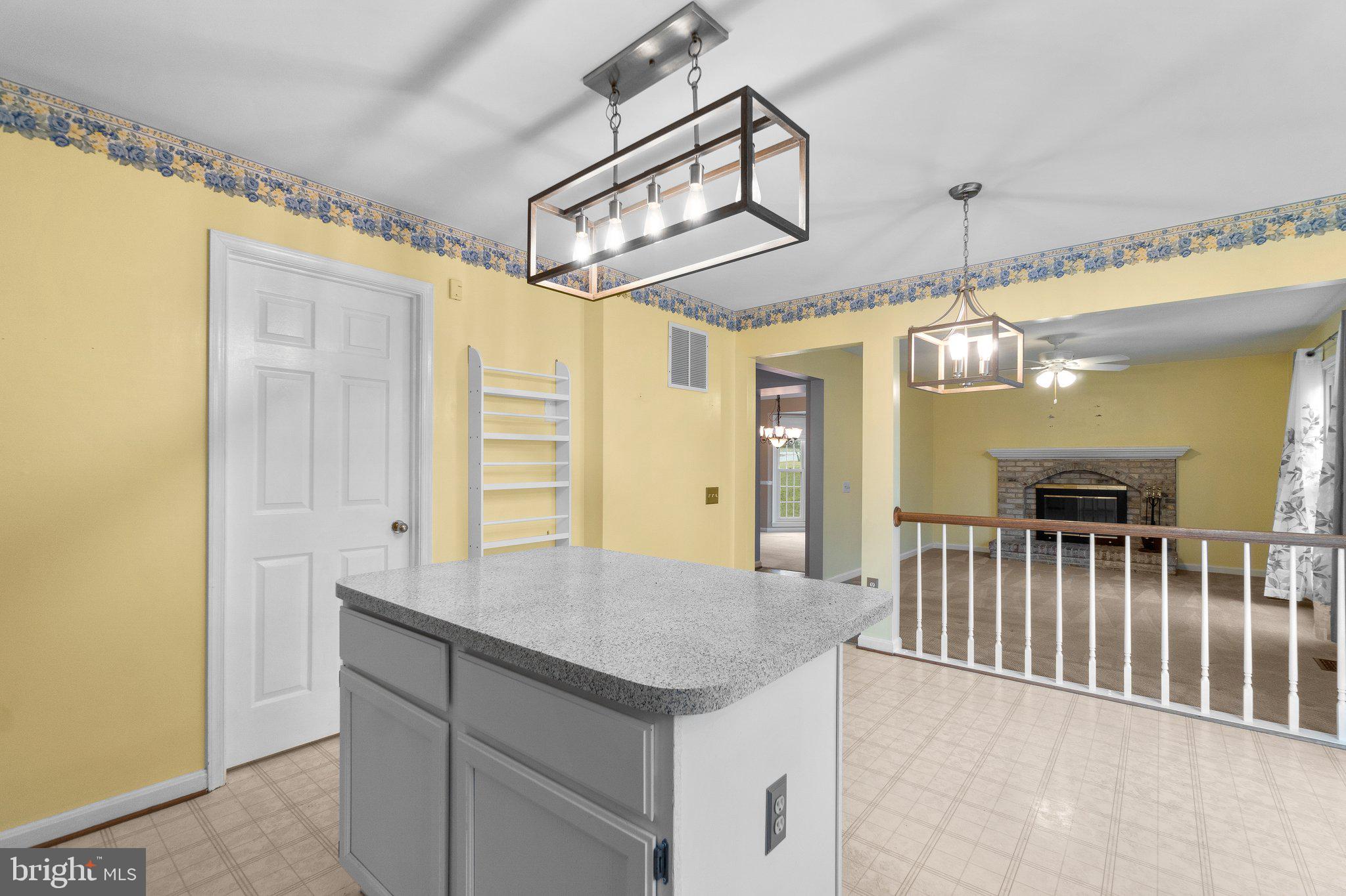 LYONS MANOR - Residential