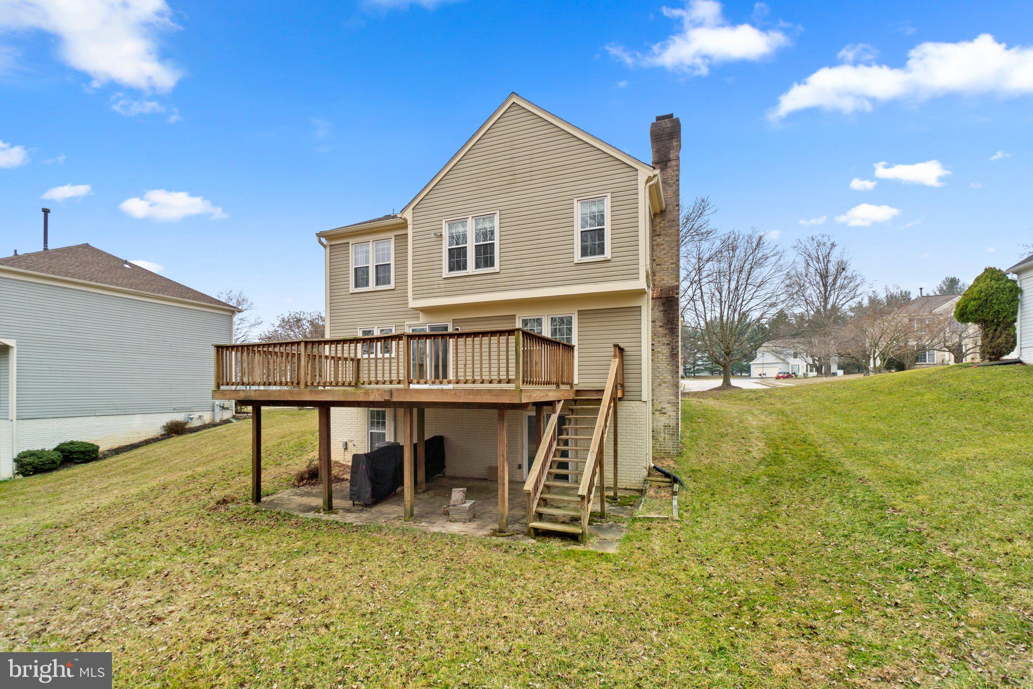 LYONS MANOR - Residential