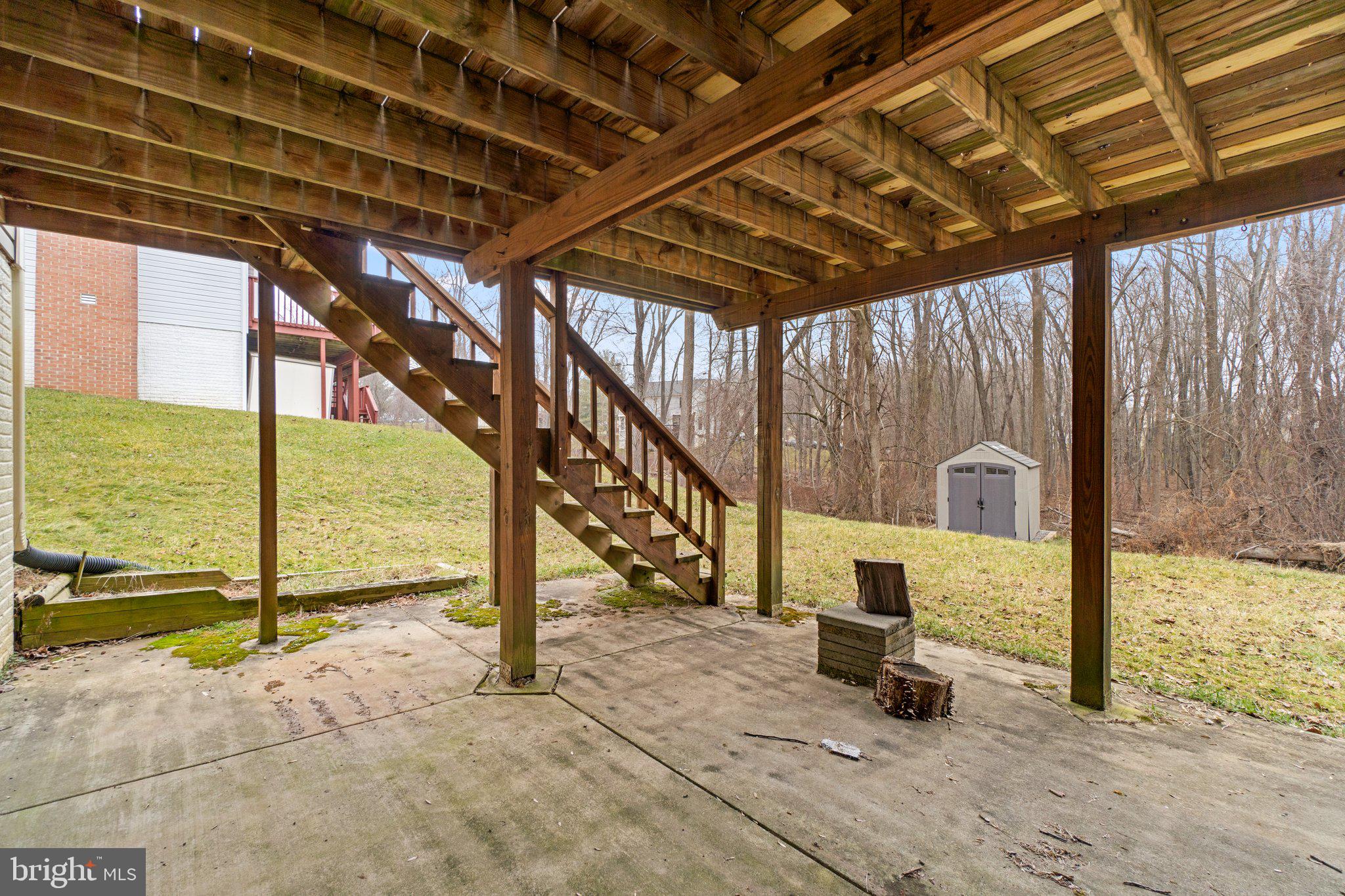 LYONS MANOR - Residential