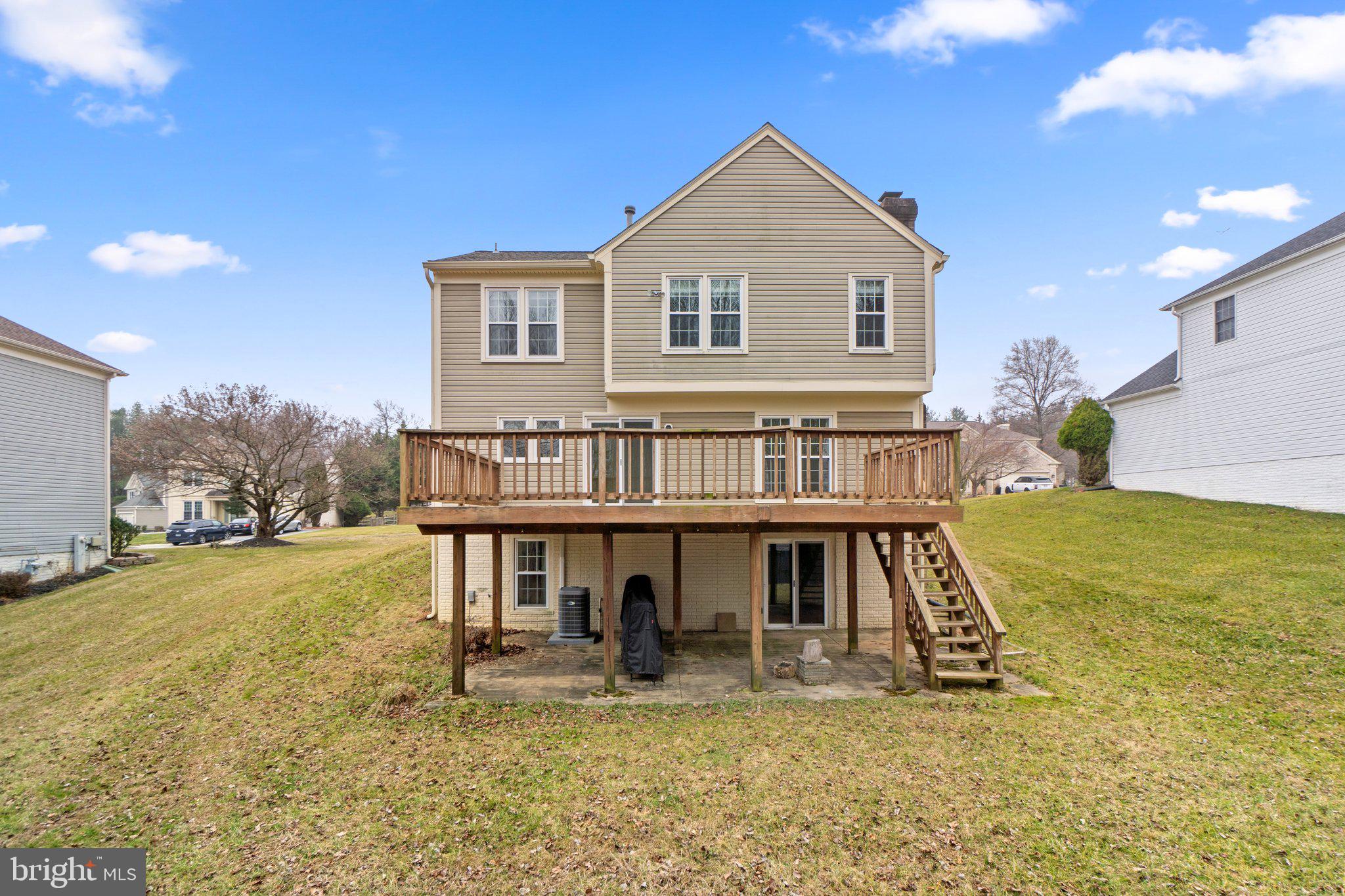 LYONS MANOR - Residential