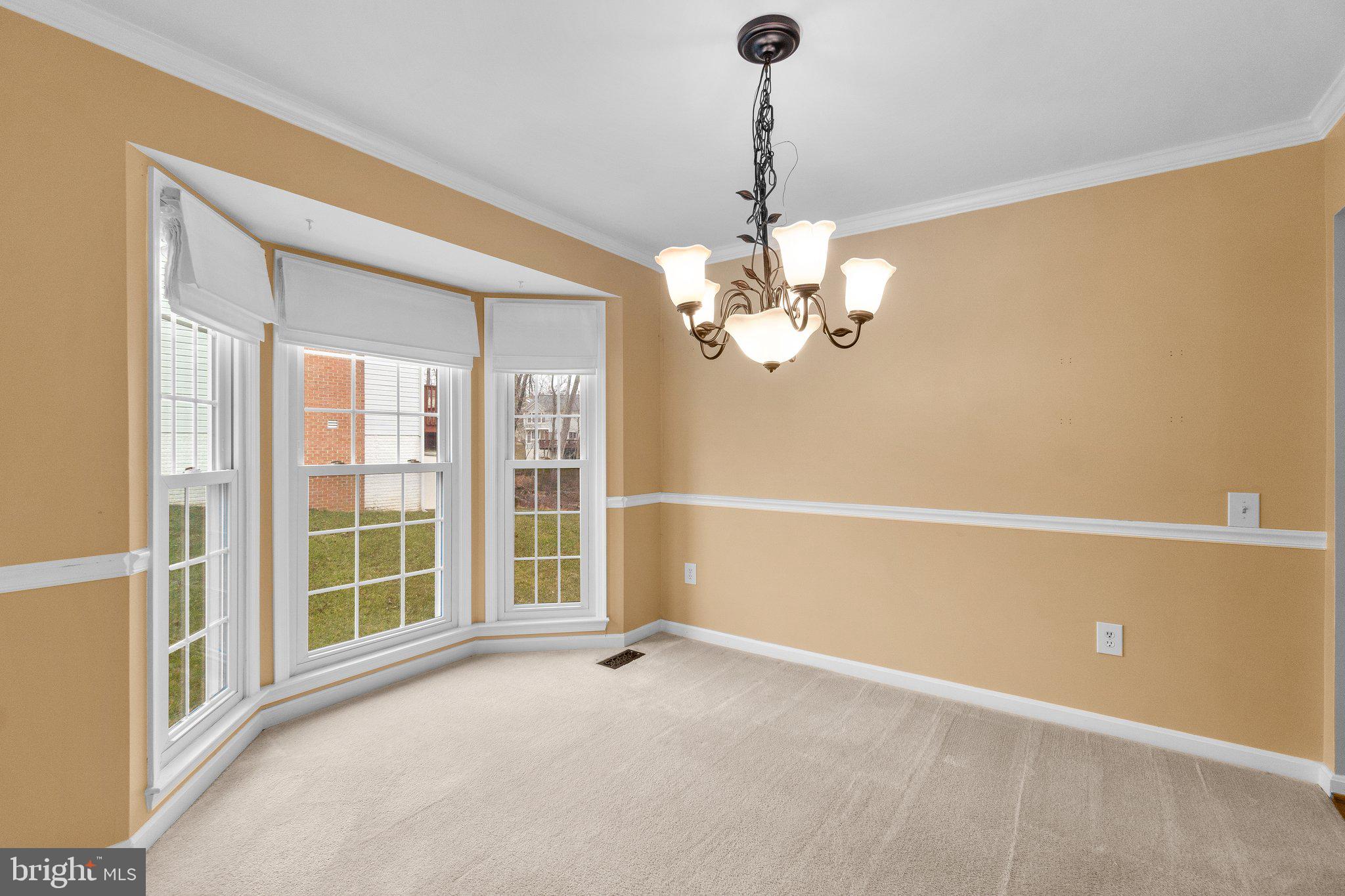 LYONS MANOR - Residential