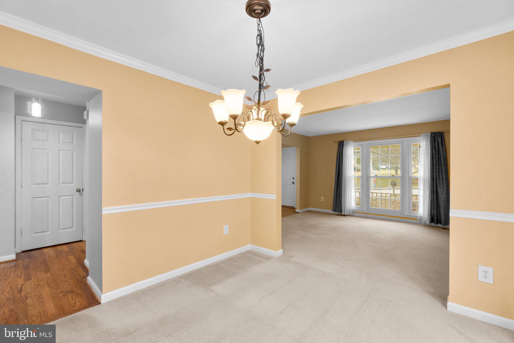 LYONS MANOR - Residential