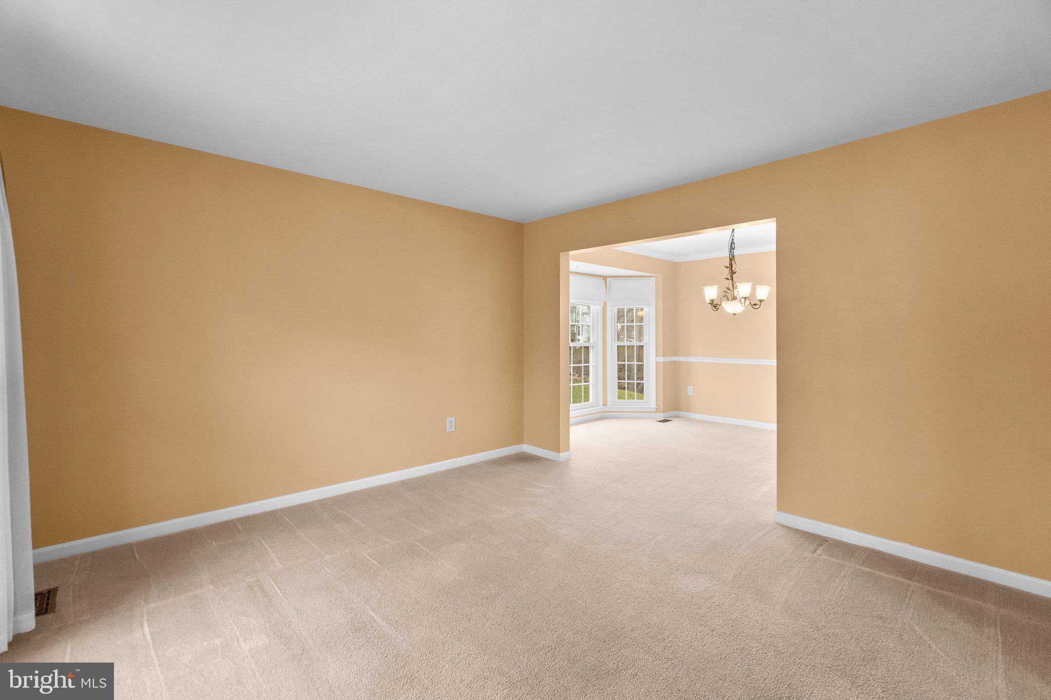 LYONS MANOR - Residential