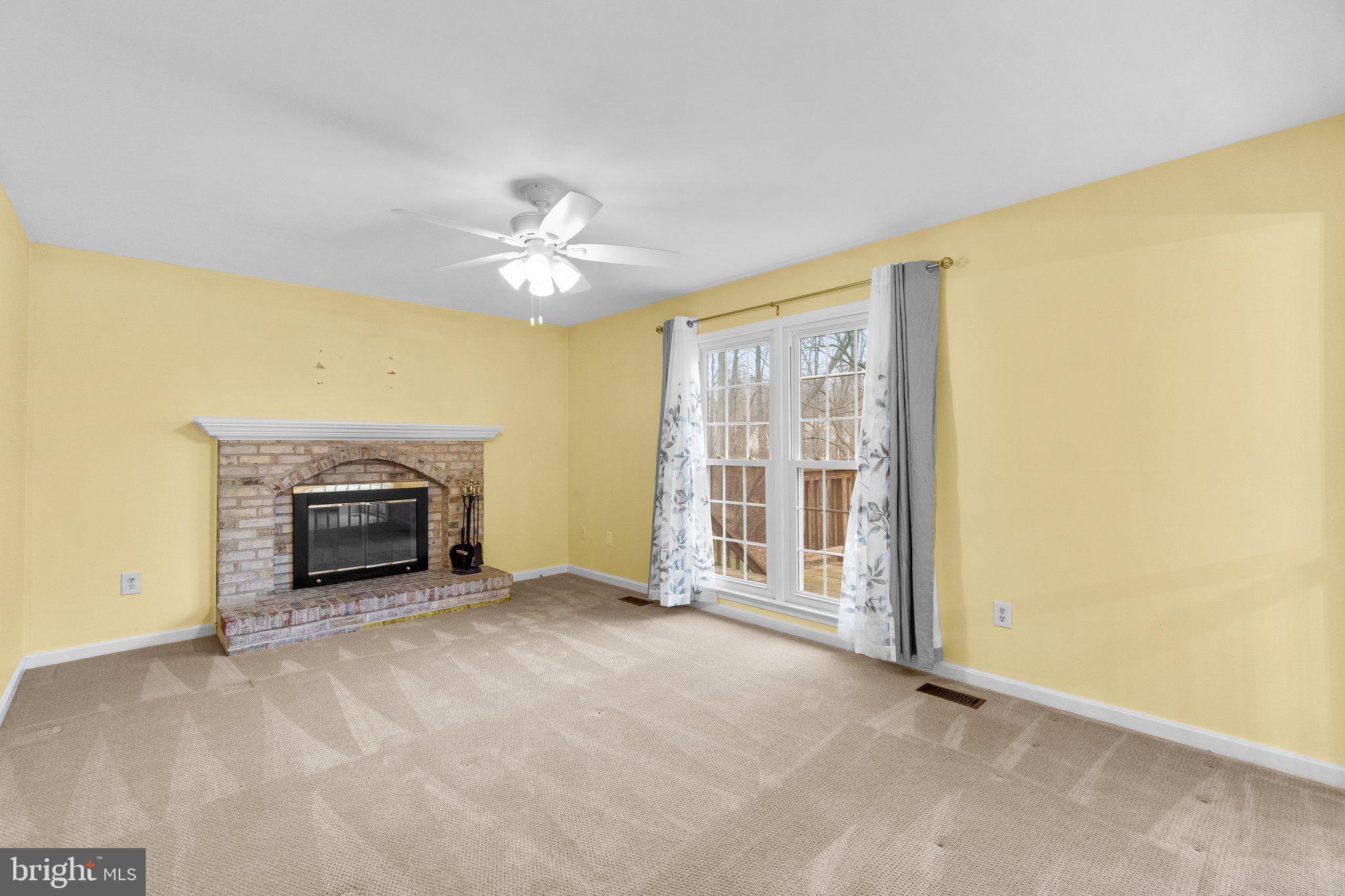 LYONS MANOR - Residential