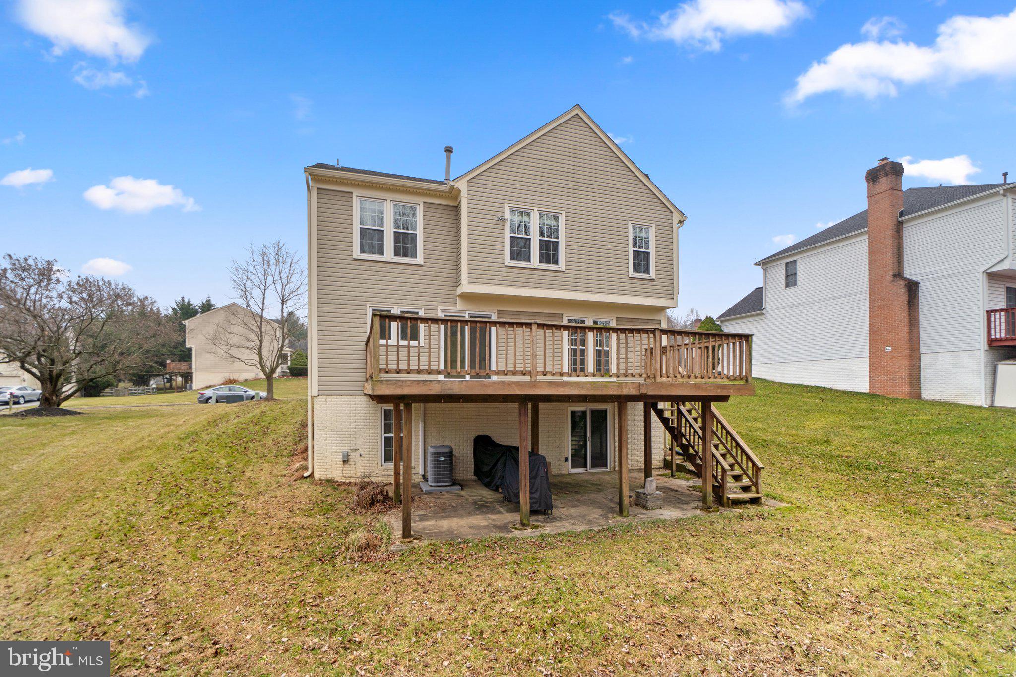 LYONS MANOR - Residential