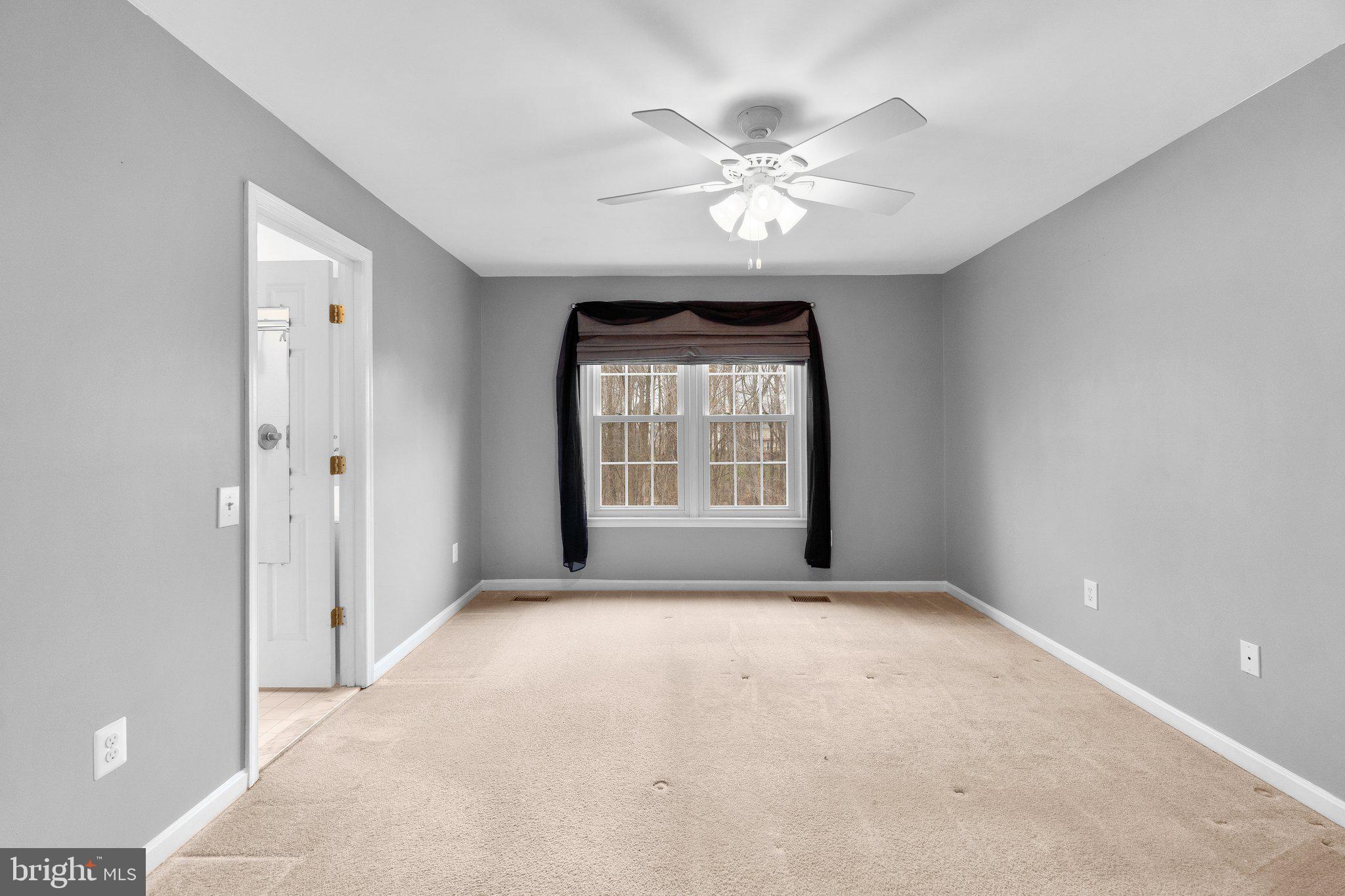 LYONS MANOR - Residential