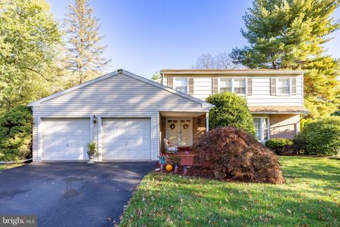 Photo of 1025 Darby Court, POTTSTOWN, PA 19465 (MLS # PACT2112242) Photo of 1025 Darby Court, POTTSTOWN, PA 19465 (MLS # PACT2112242)