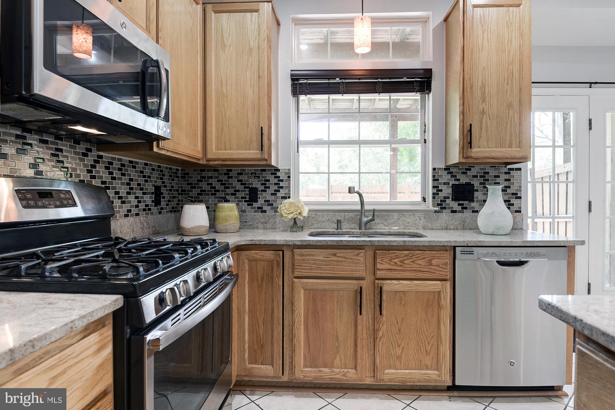 CEDAR LAKES - Residential