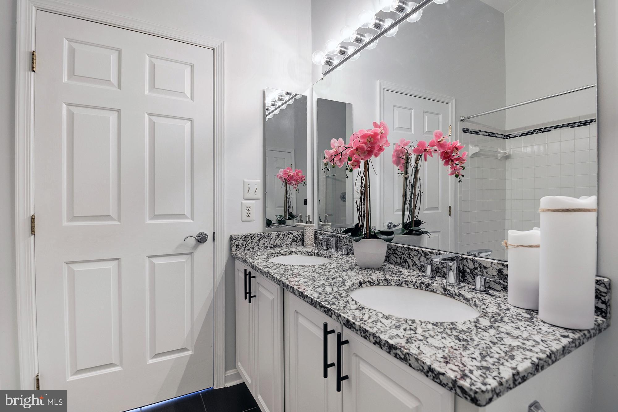 CEDAR LAKES - Residential