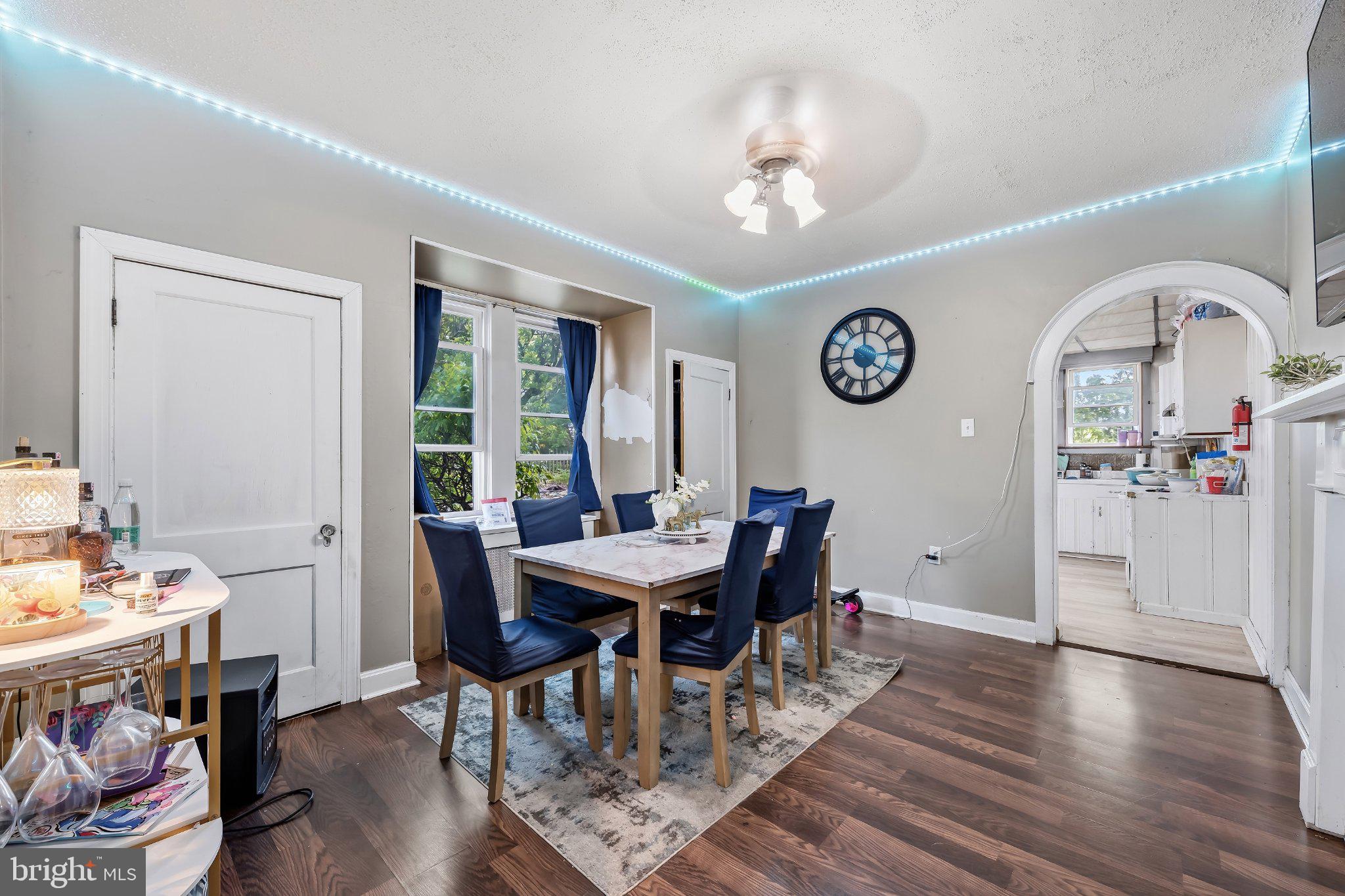 YORKVILLE - Residential