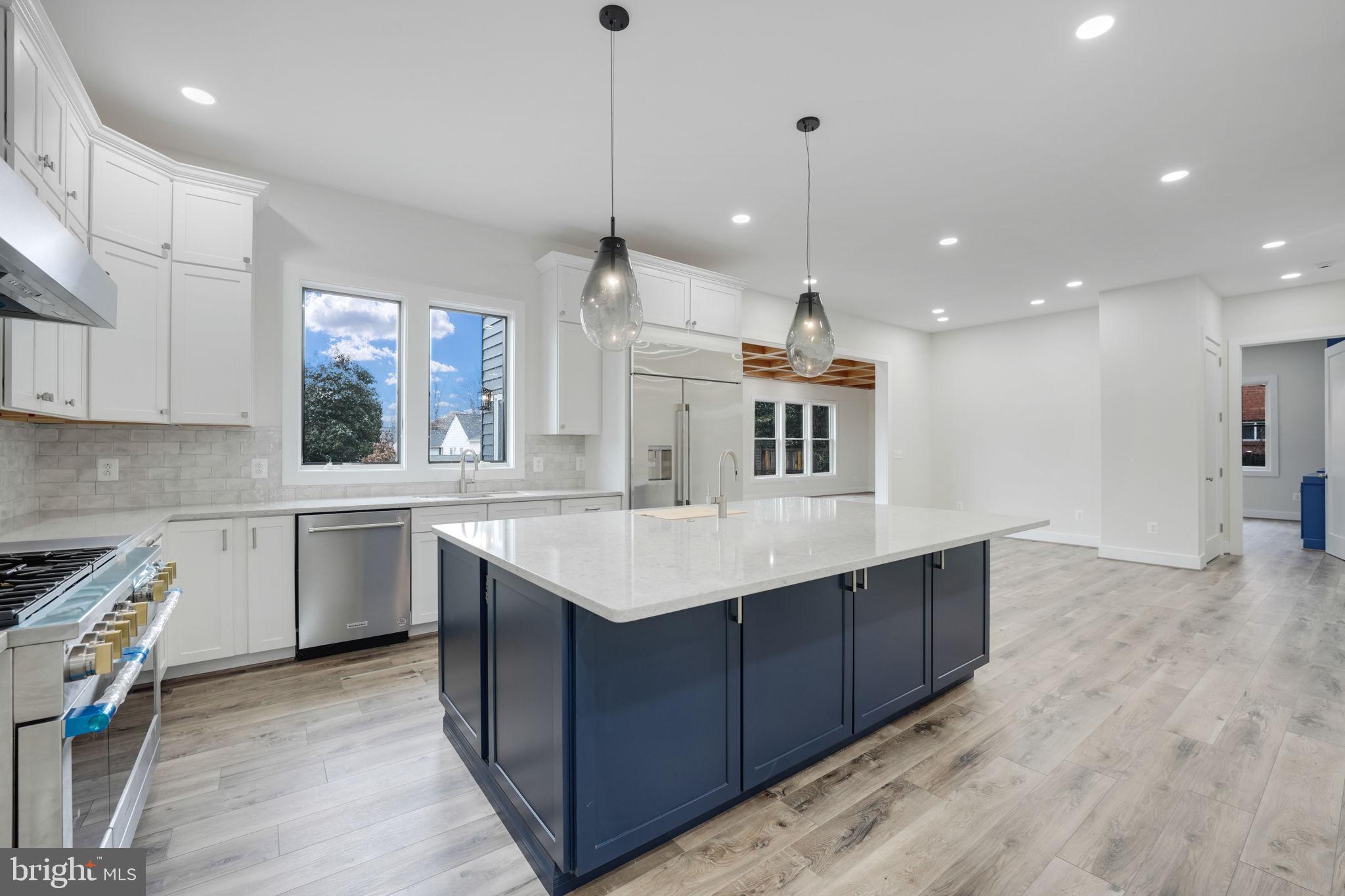 PIMMIT HILLS - Residential