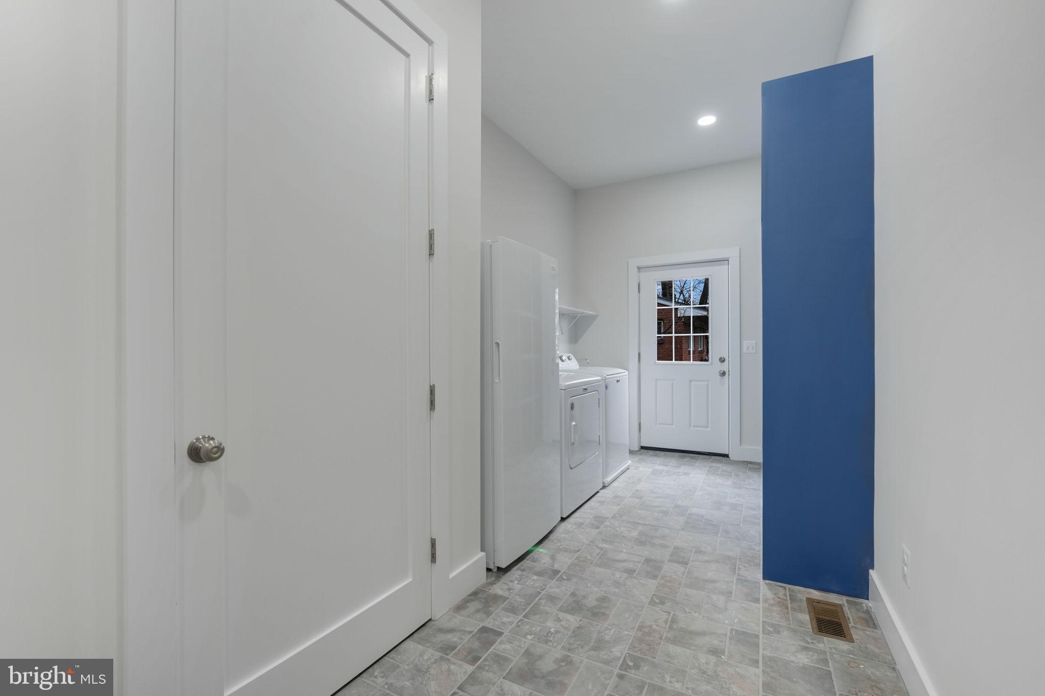 PIMMIT HILLS - Residential