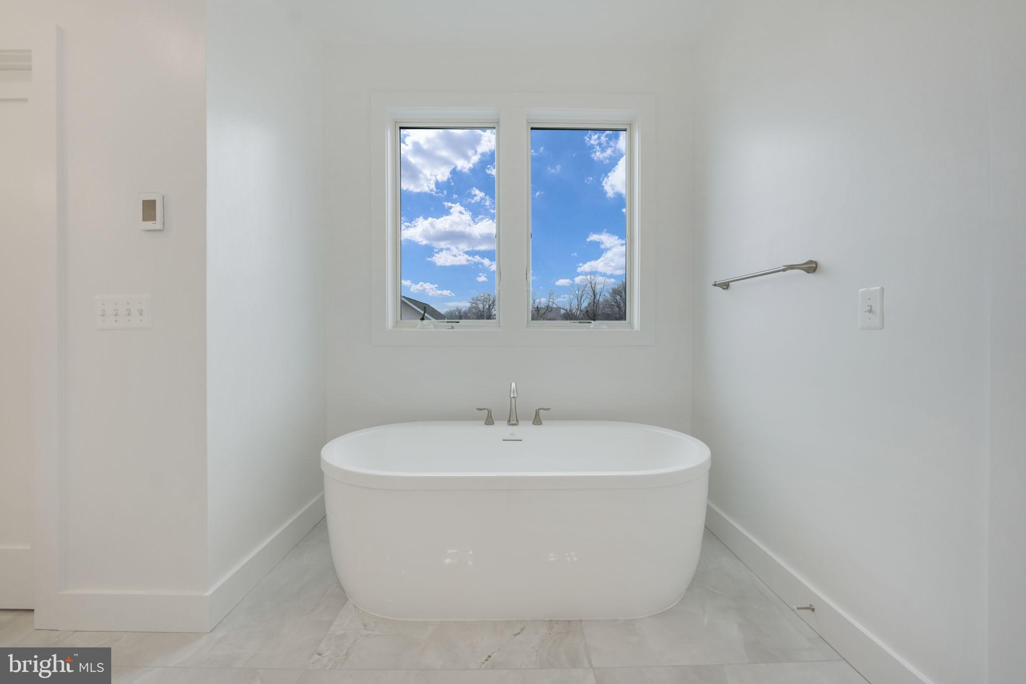 PIMMIT HILLS - Residential