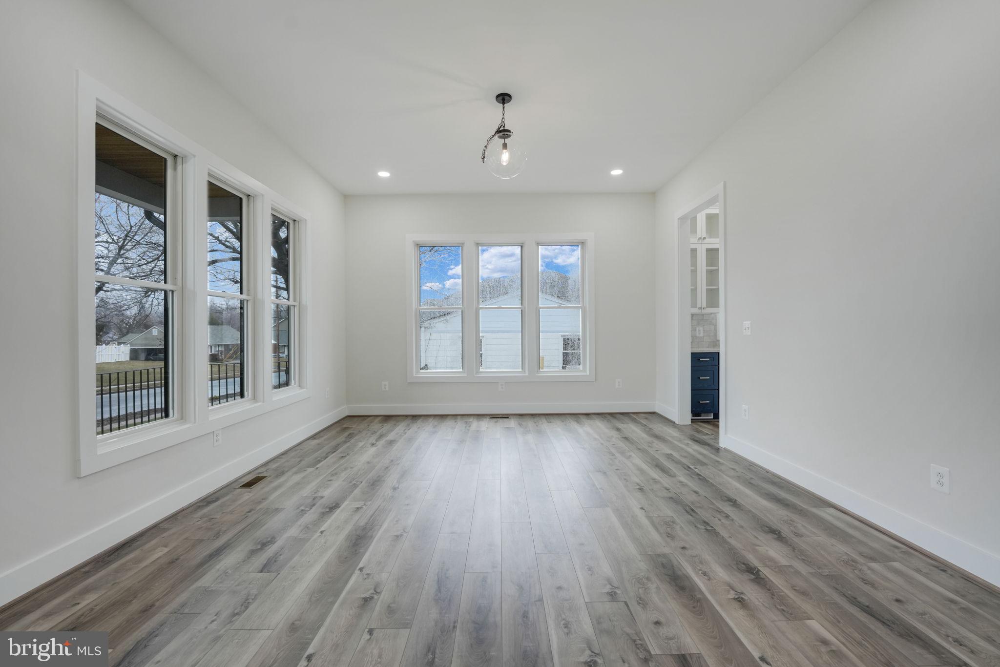 PIMMIT HILLS - Residential