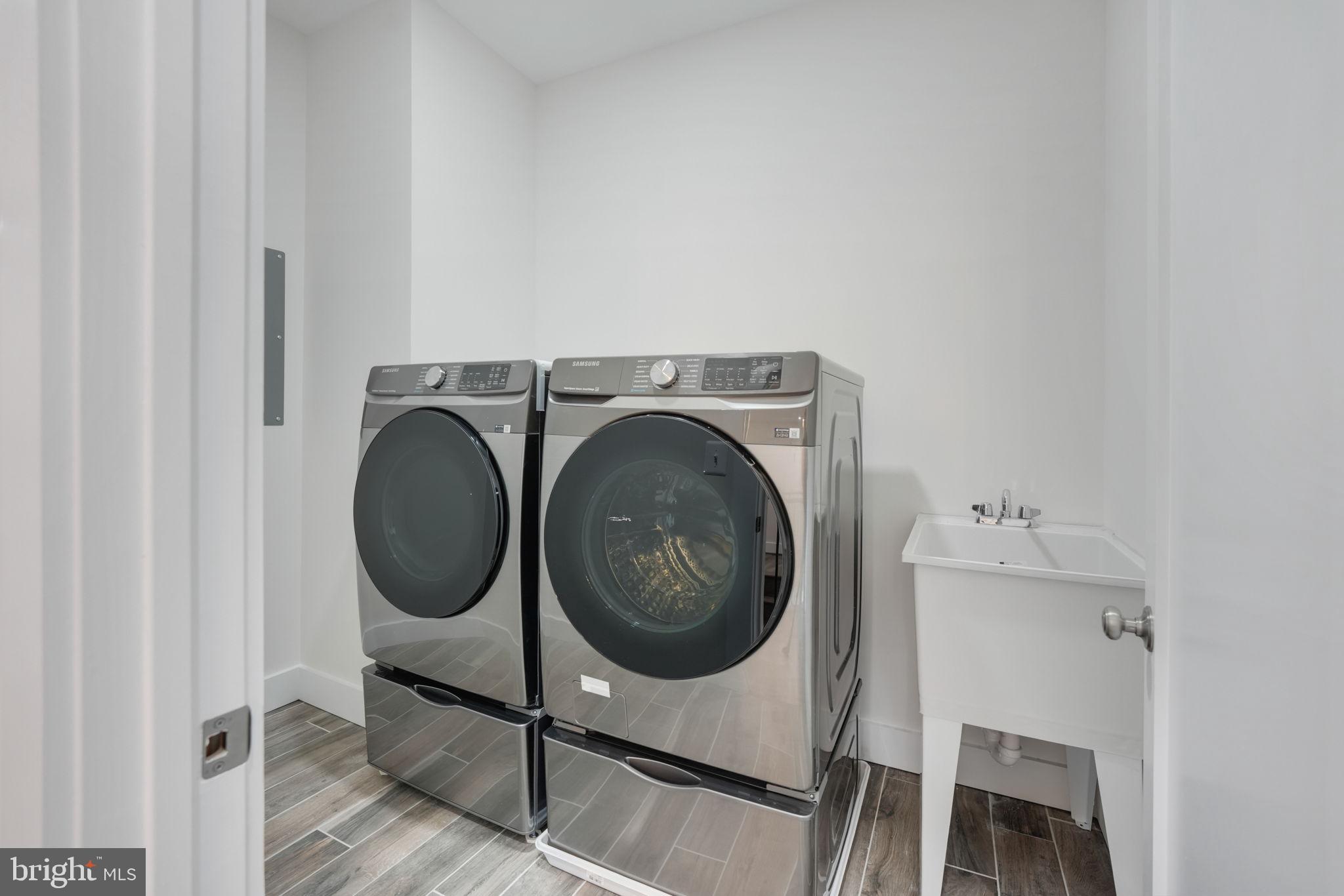 PIMMIT HILLS - Residential