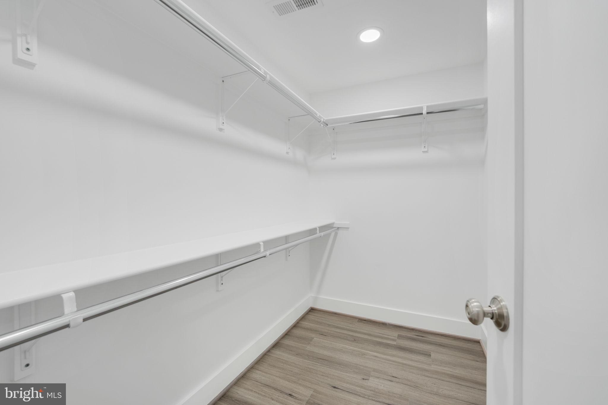 PIMMIT HILLS - Residential