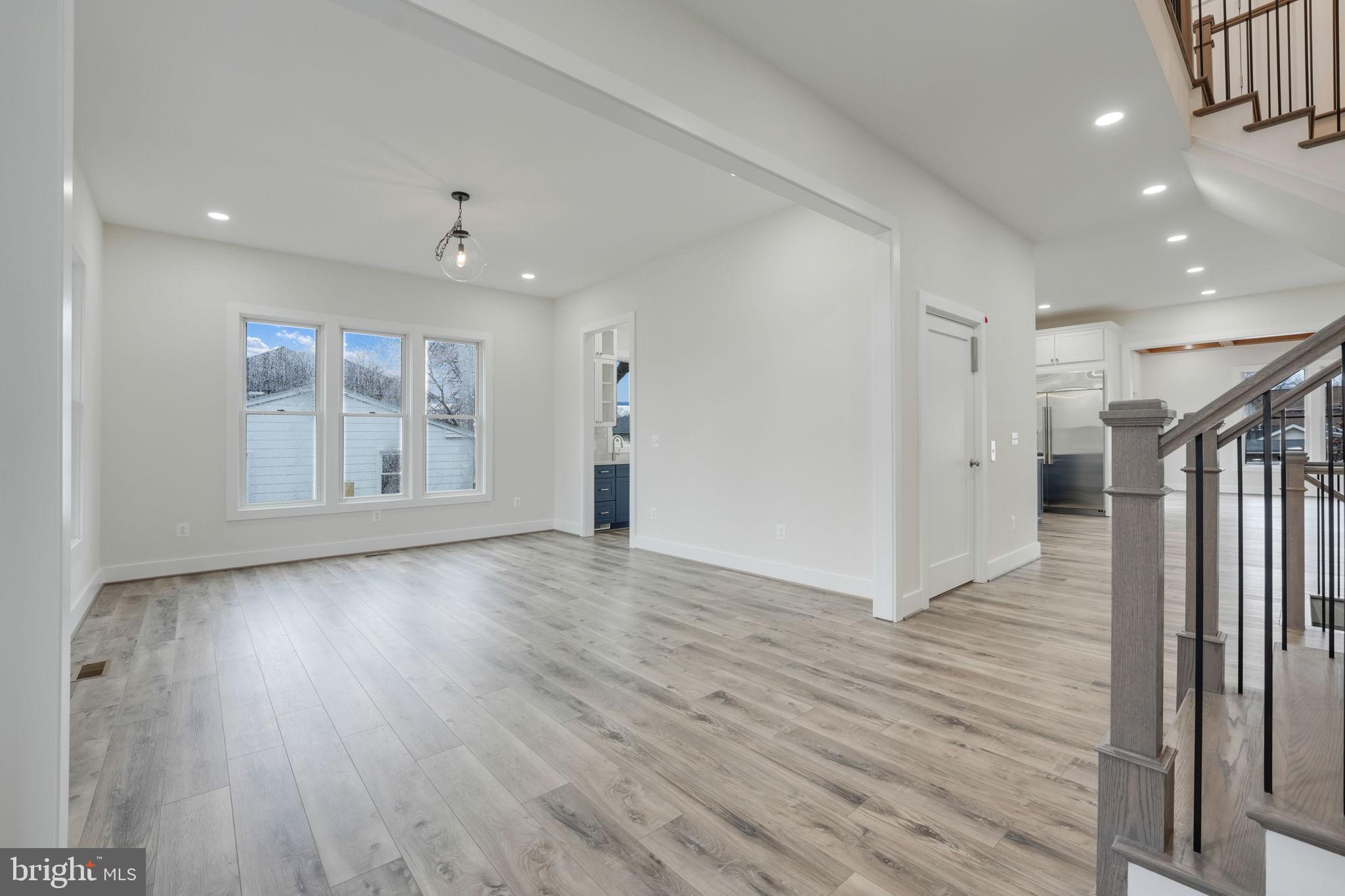 PIMMIT HILLS - Residential